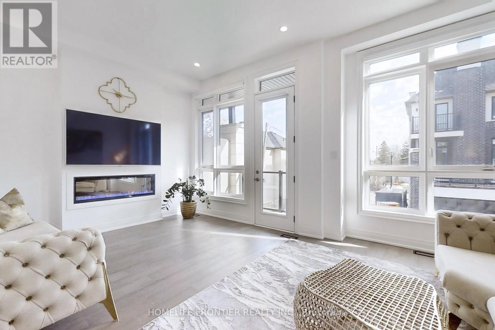 40 Chiara Rose Lane, Richmond Hill, Ontario  L4E 1H4 - Photo 6 - N12913792