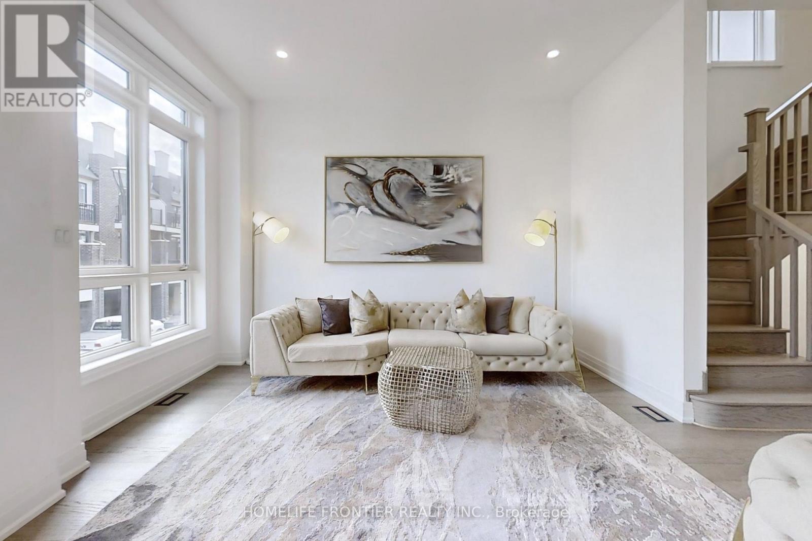 40 Chiara Rose Lane, Richmond Hill, Ontario  L4E 1H4 - Photo 7 - N12913792