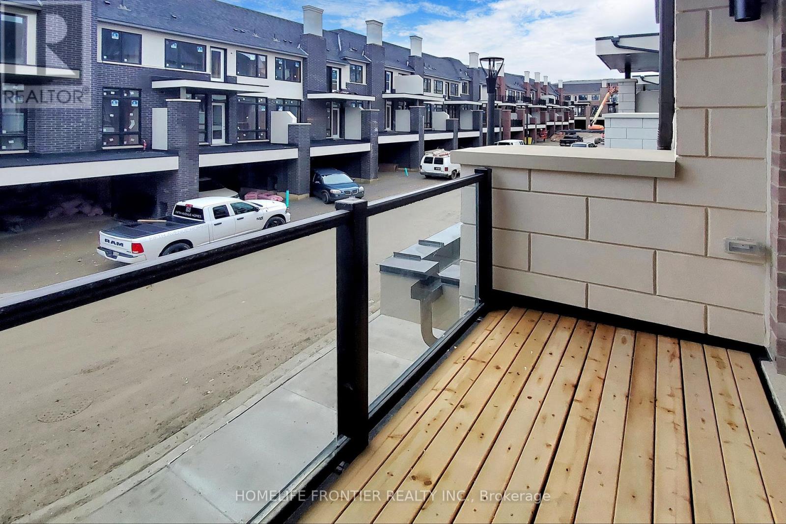 40 Chiara Rose Lane, Richmond Hill, Ontario  L4E 1H4 - Photo 9 - N12913792