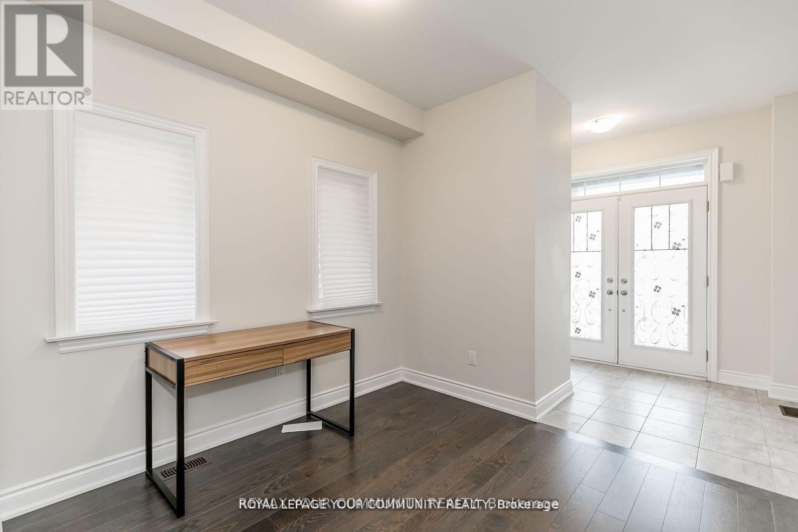 27 Lorne Thomas Place, New Tecumseth (Alliston), Ontario  L9R 0T8 - Photo 4 - N12913794