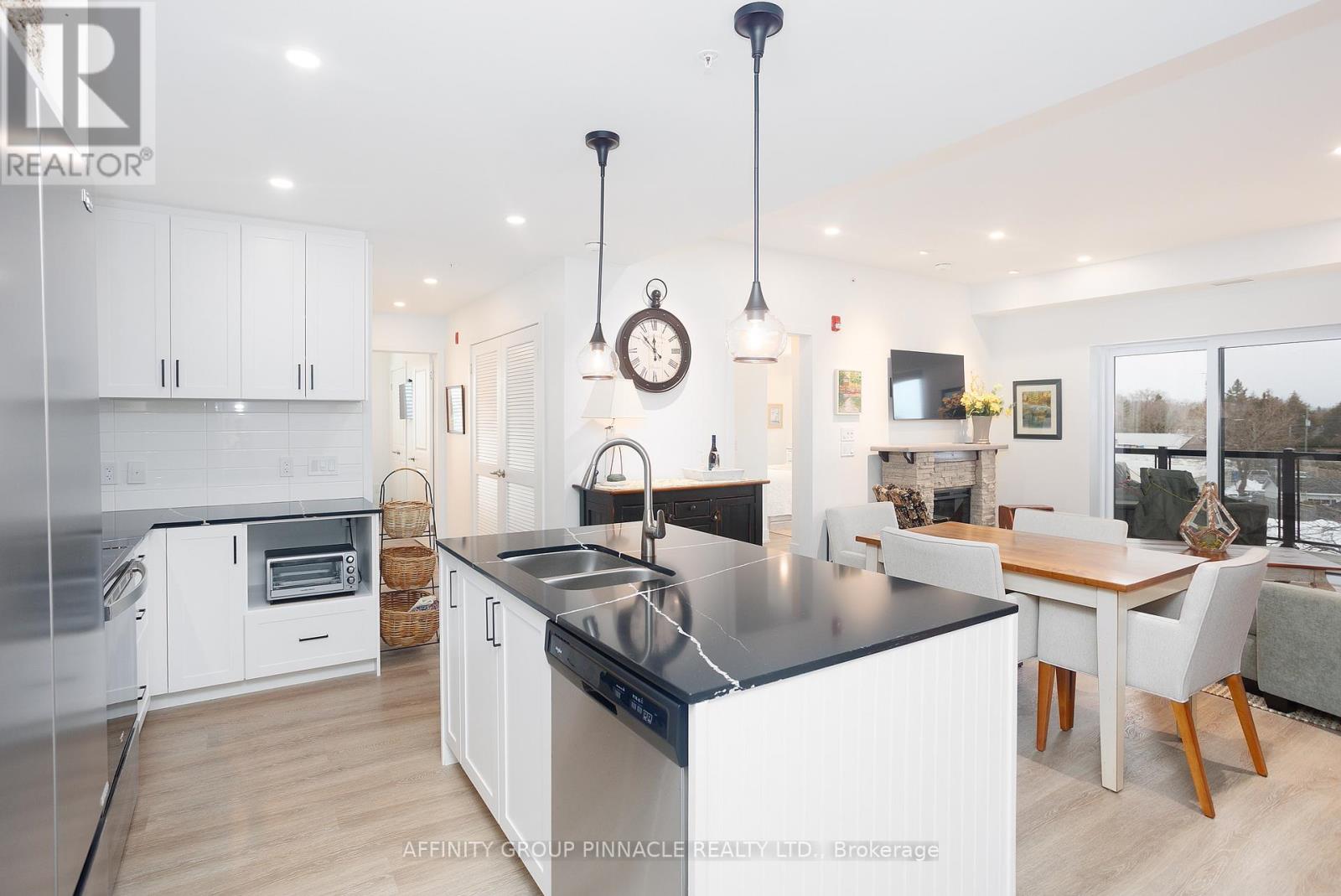 302 - 19 A West Street N, Kawartha Lakes (Fenelon Falls), Ontario  K0M 1N0 - Photo 13 - X12911430