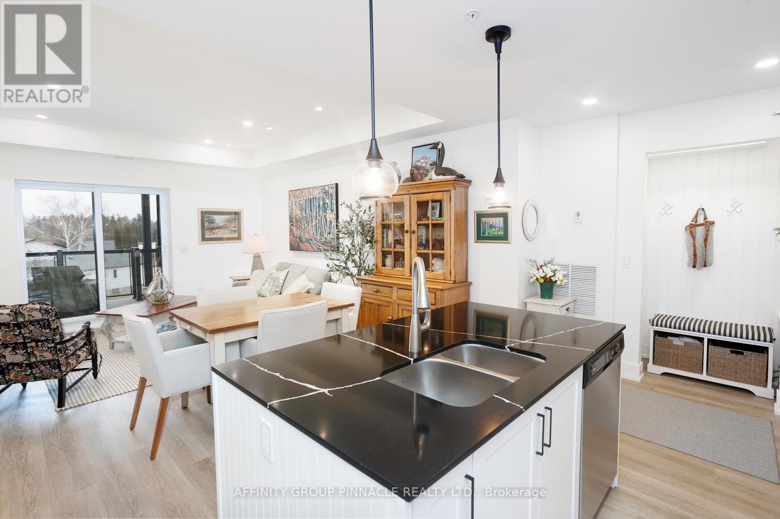 302 - 19 A West Street N, Kawartha Lakes (Fenelon Falls), Ontario  K0M 1N0 - Photo 17 - X12911430