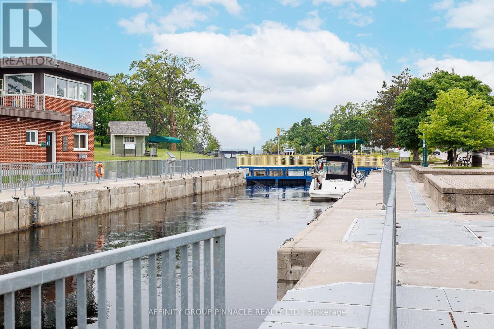 302 - 19 A West Street N, Kawartha Lakes (Fenelon Falls), Ontario  K0M 1N0 - Photo 39 - X12911430