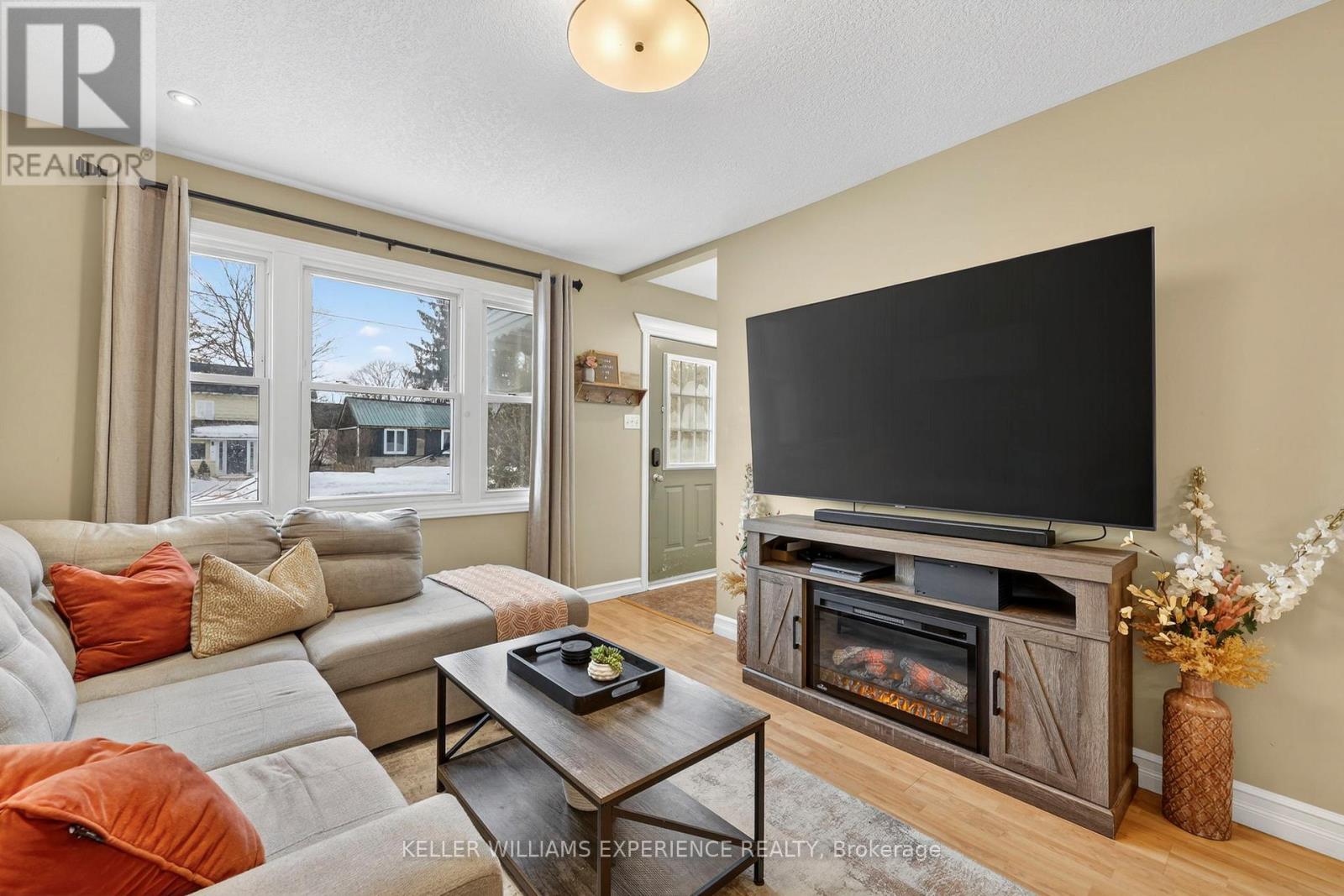 32 Henry Street, Barrie (Queen's Park), Ontario  L4N 1C4 - Photo 10 - S12913490