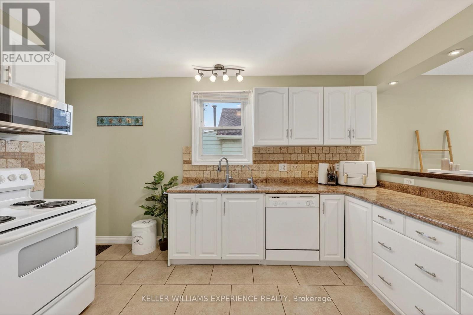 32 Henry Street, Barrie (Queen's Park), Ontario  L4N 1C4 - Photo 15 - S12913490