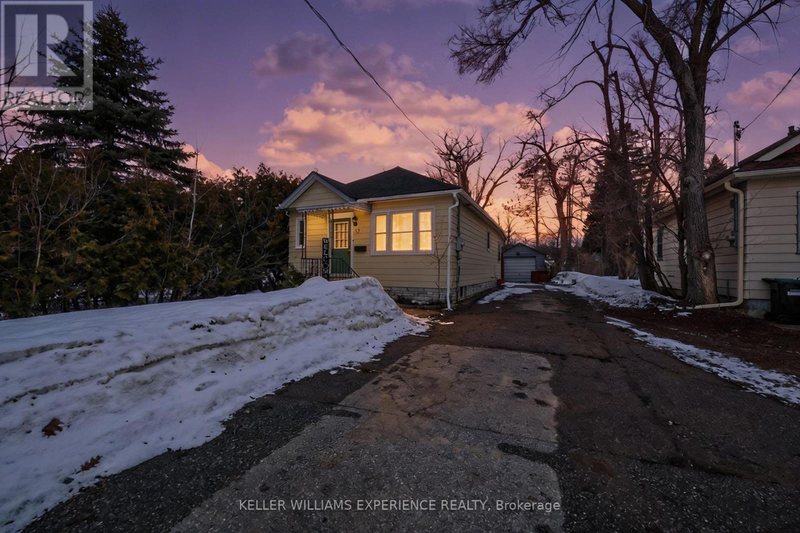 32 Henry Street, Barrie (Queen's Park), Ontario  L4N 1C4 - Photo 2 - S12913490