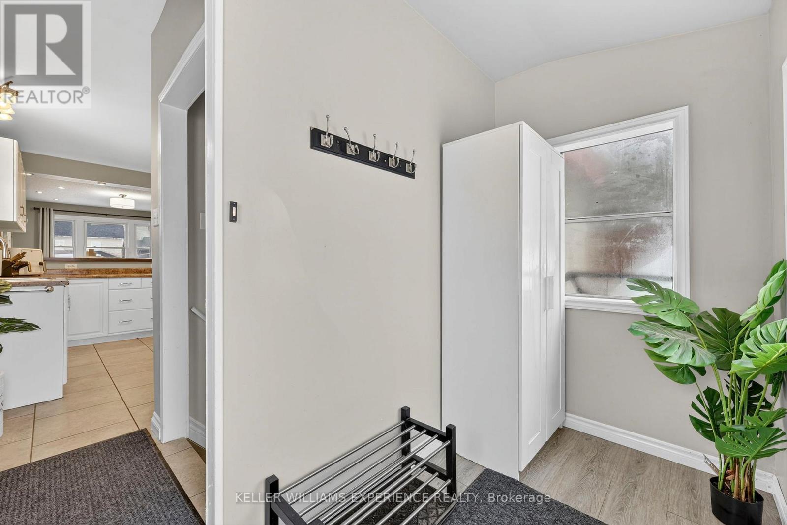 32 Henry Street, Barrie (Queen's Park), Ontario  L4N 1C4 - Photo 25 - S12913490