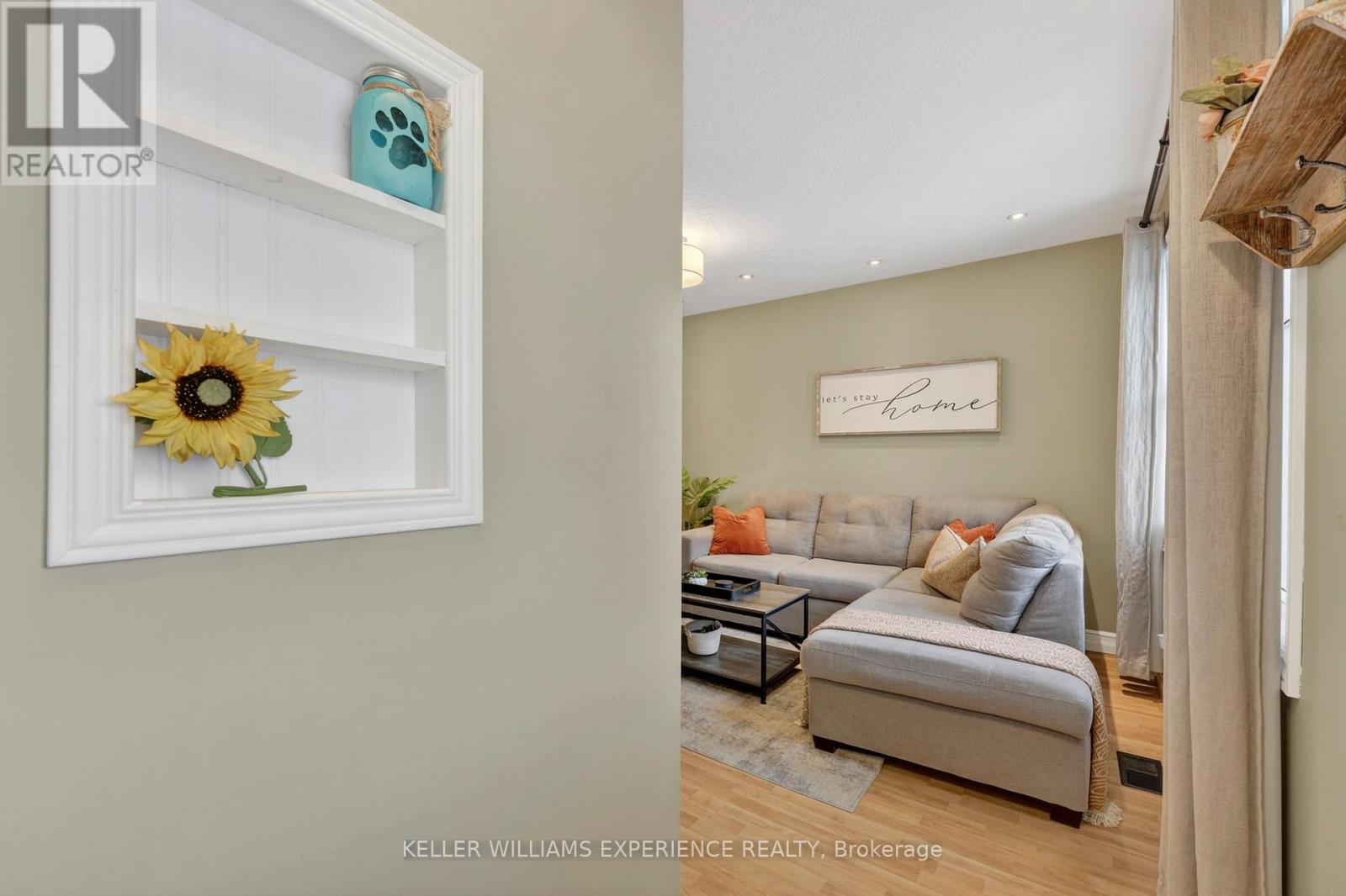 32 Henry Street, Barrie (Queen's Park), Ontario  L4N 1C4 - Photo 7 - S12913490