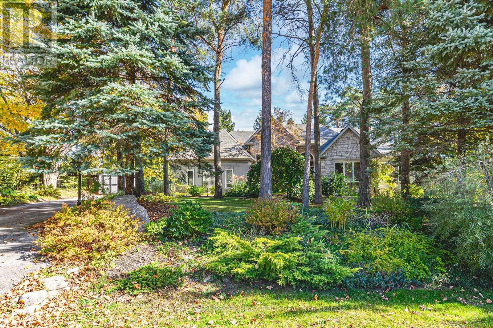 11 Bunker Place, Oro-Medonte (Horseshoe Valley), Ontario  L0L 2L0 - Photo 2 - S12913608