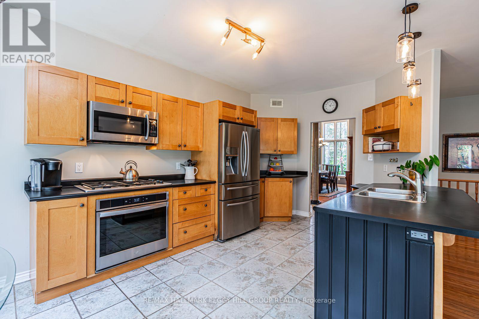 11 Bunker Place, Oro-Medonte (Horseshoe Valley), Ontario  L0L 2L0 - Photo 7 - S12913608