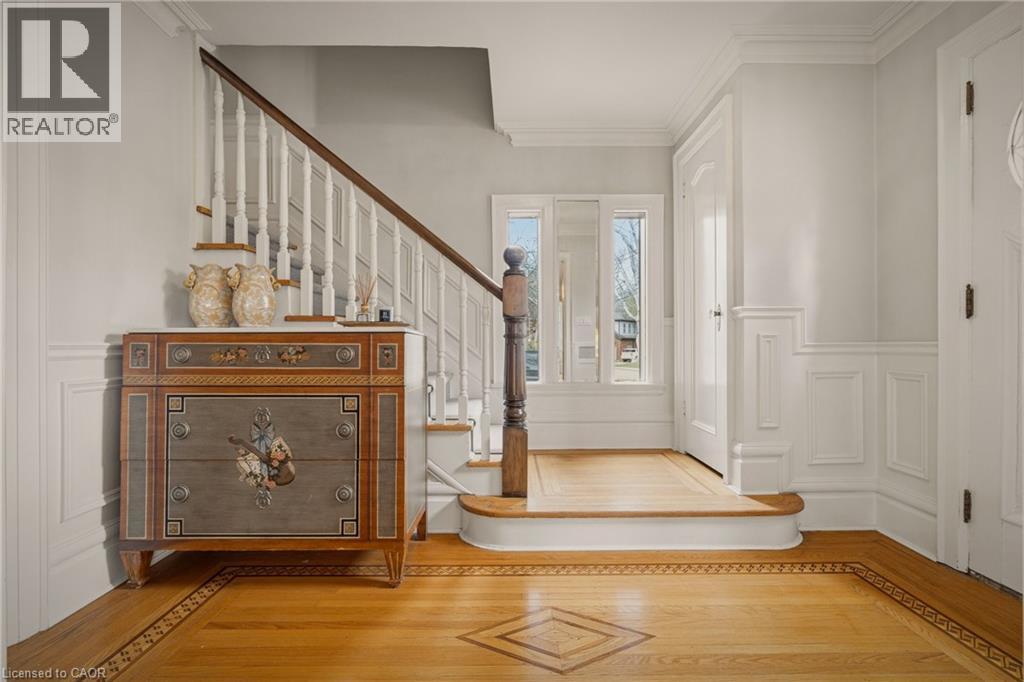 74 Oak Knoll Drive, Hamilton, Ontario  L8S 4C4 - Photo 4 - 40813716