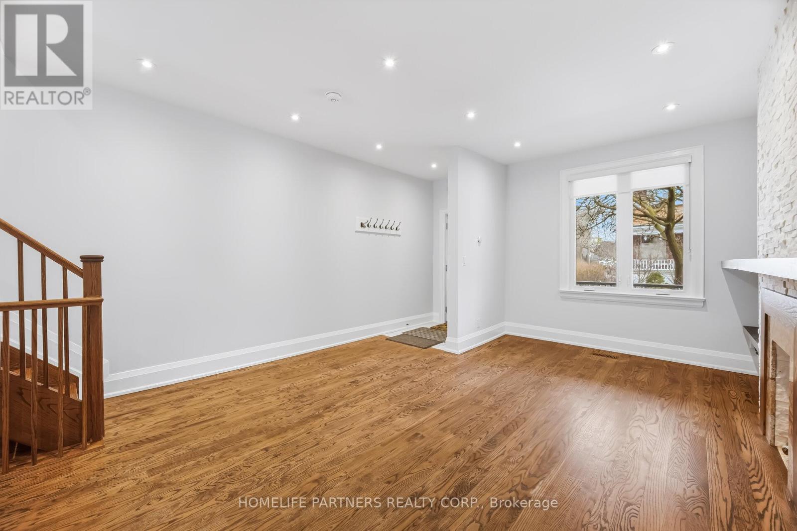 511 Indian Grove, Toronto, Ontario  M6P 2J1 - Photo 13 - W12907326