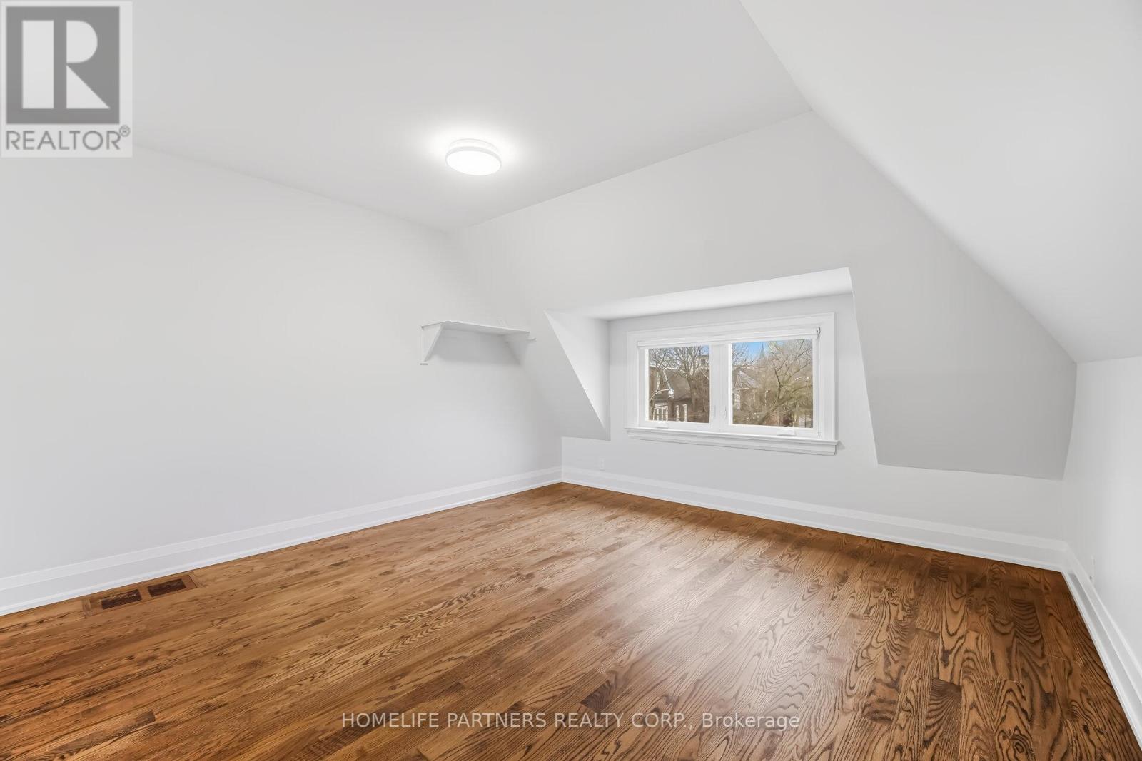 511 Indian Grove, Toronto, Ontario  M6P 2J1 - Photo 17 - W12907326