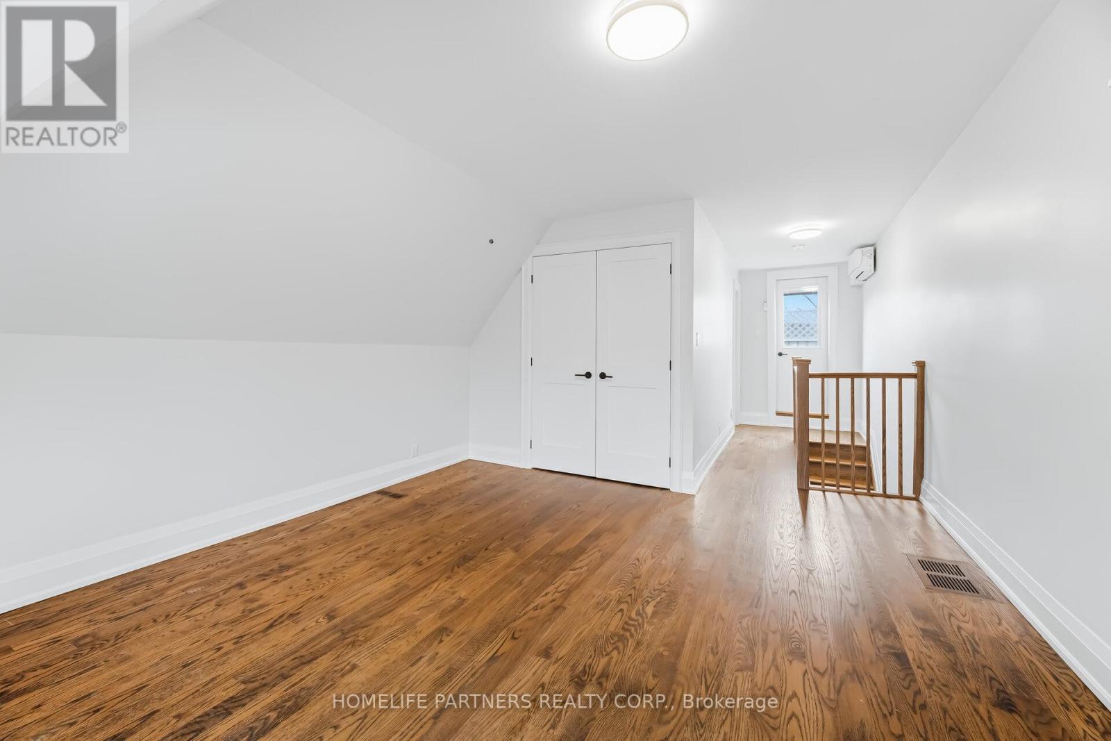 511 Indian Grove, Toronto, Ontario  M6P 2J1 - Photo 3 - W12907326