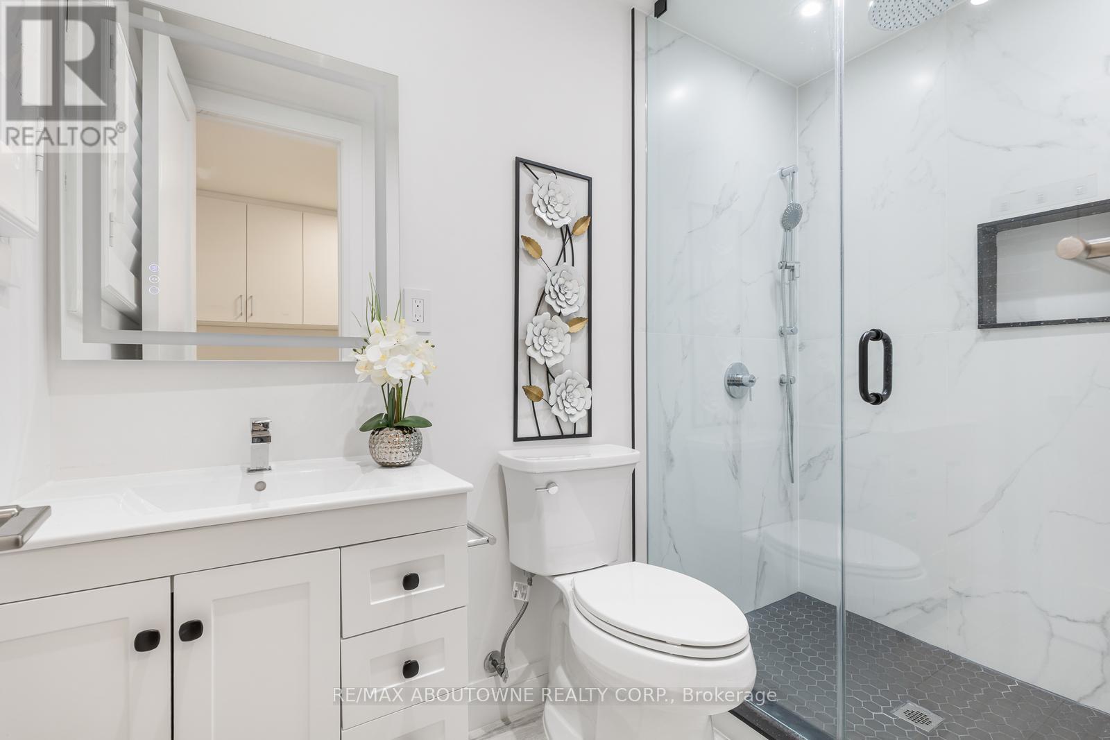 1324 Birchcliff Drive, Oakville, Ontario  L6M 2A4 - Photo 21 - W12911690