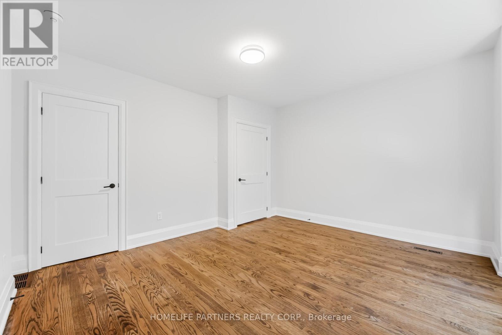 511 Indian Grove, Toronto, Ontario  M6P 2J1 - Photo 22 - W12907326