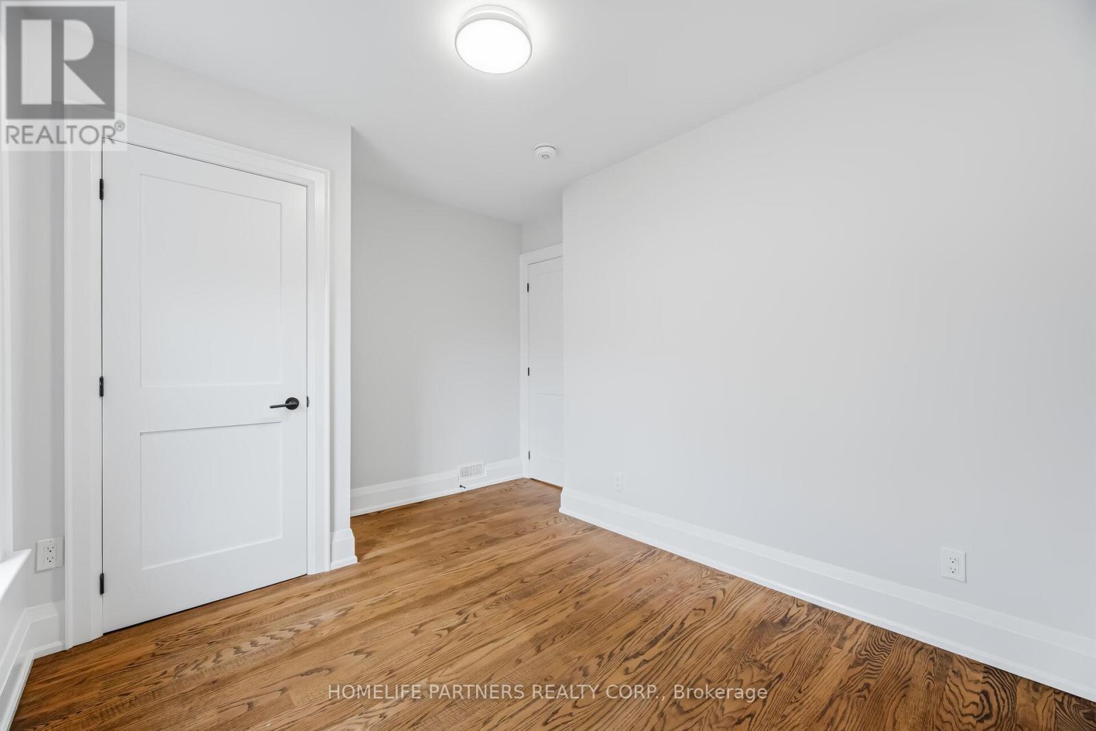 511 Indian Grove, Toronto, Ontario  M6P 2J1 - Photo 24 - W12907326