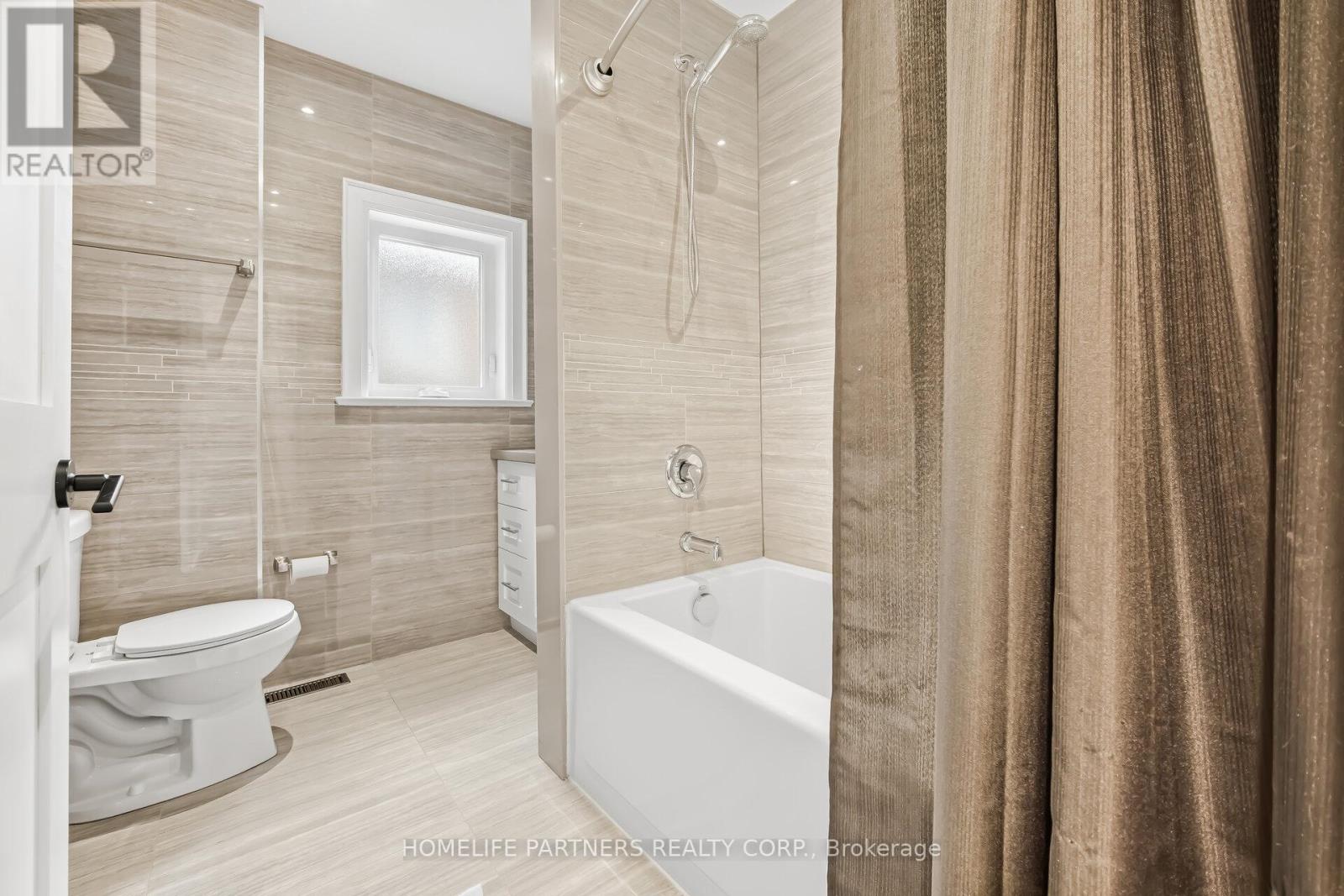 511 Indian Grove, Toronto, Ontario  M6P 2J1 - Photo 27 - W12907326