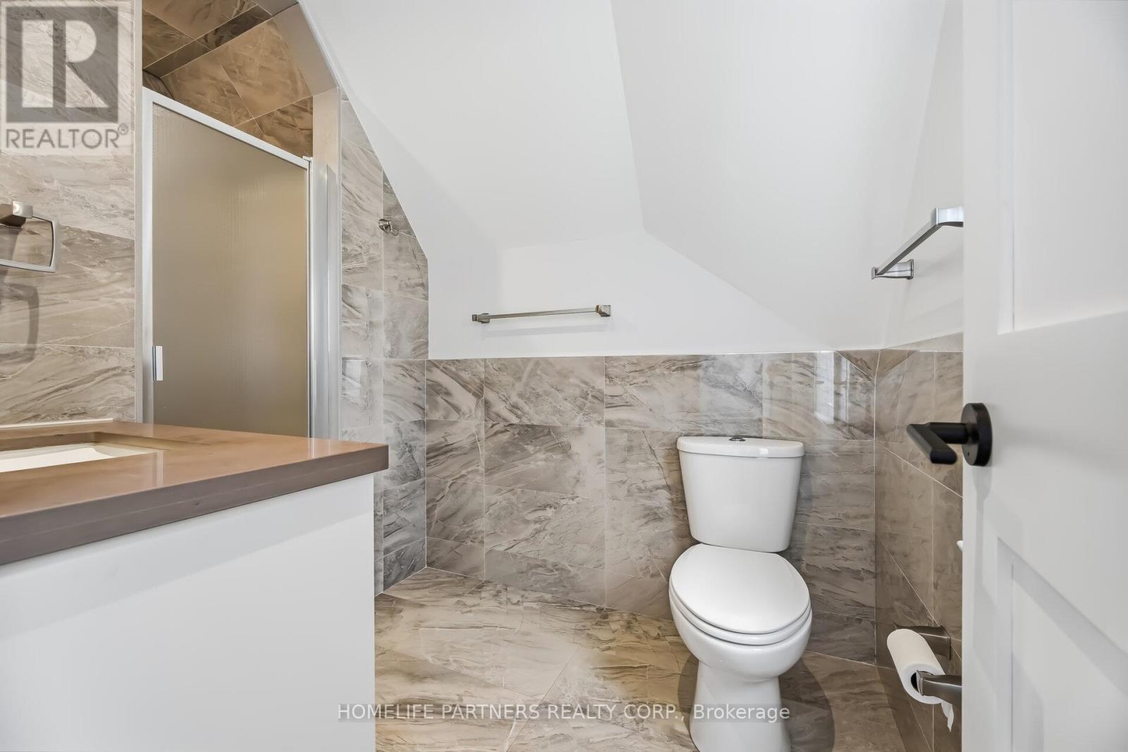 511 Indian Grove, Toronto, Ontario  M6P 2J1 - Photo 19 - W12907326