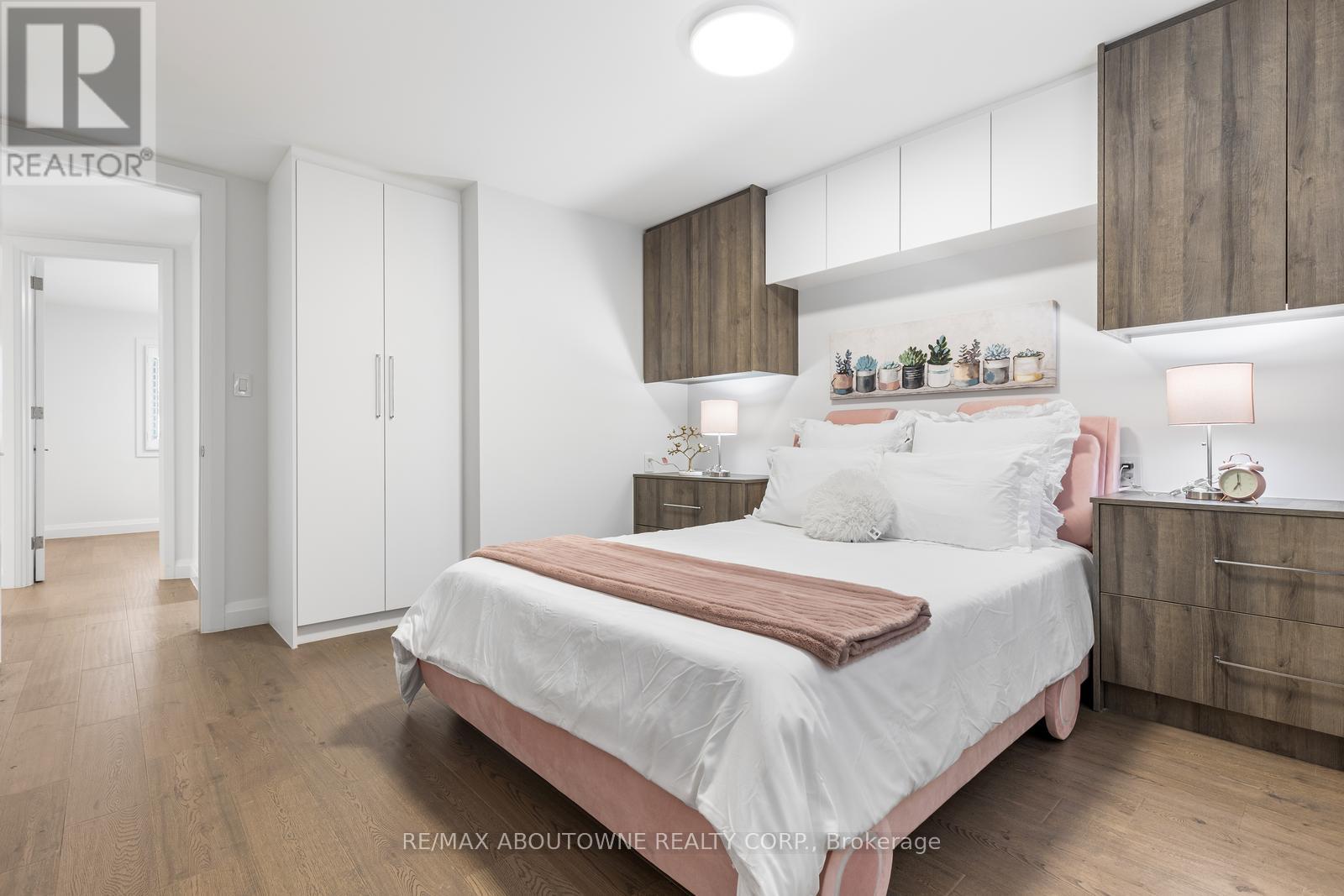 1324 Birchcliff Drive, Oakville, Ontario  L6M 2A4 - Photo 30 - W12911690