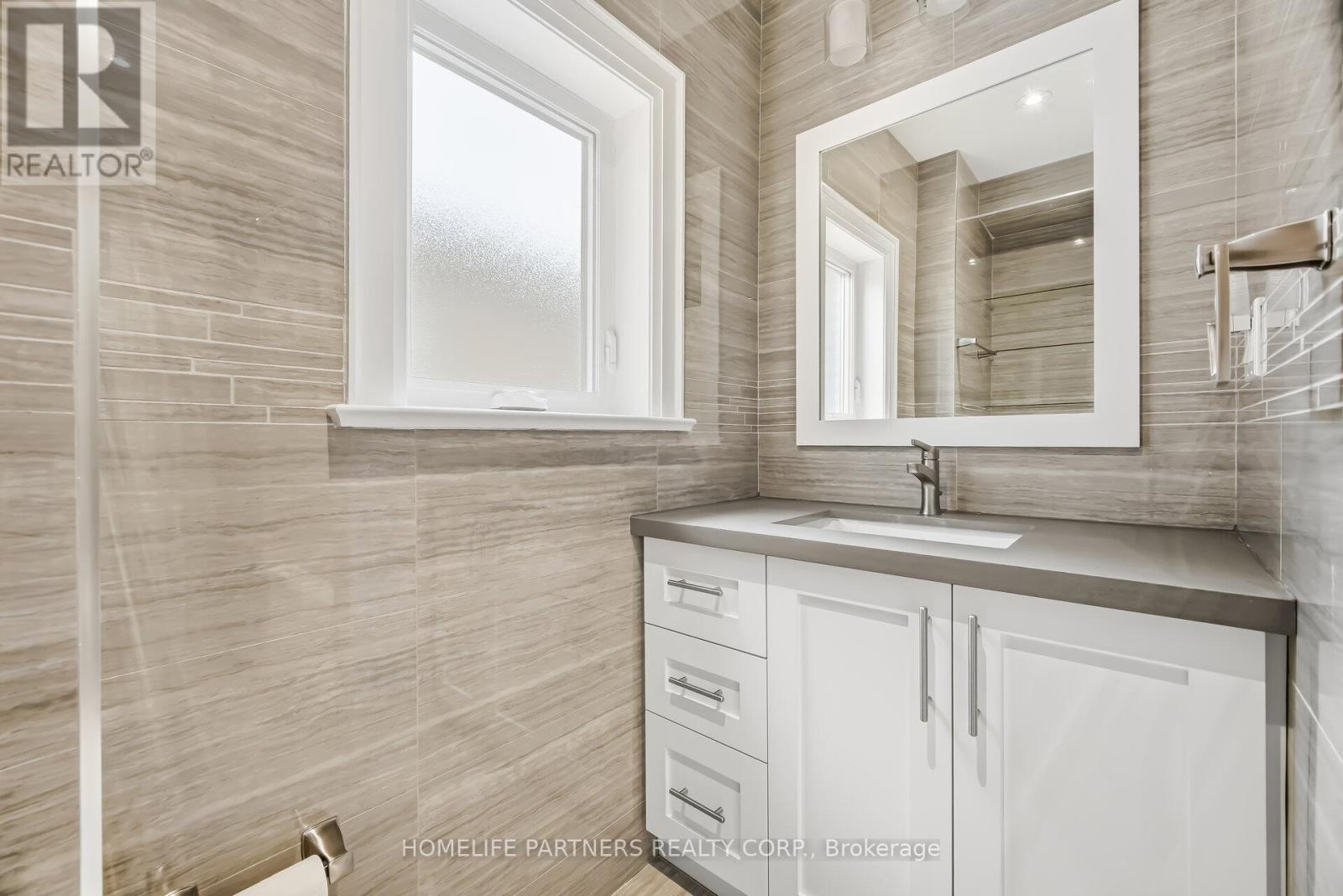 511 Indian Grove, Toronto, Ontario  M6P 2J1 - Photo 28 - W12907326