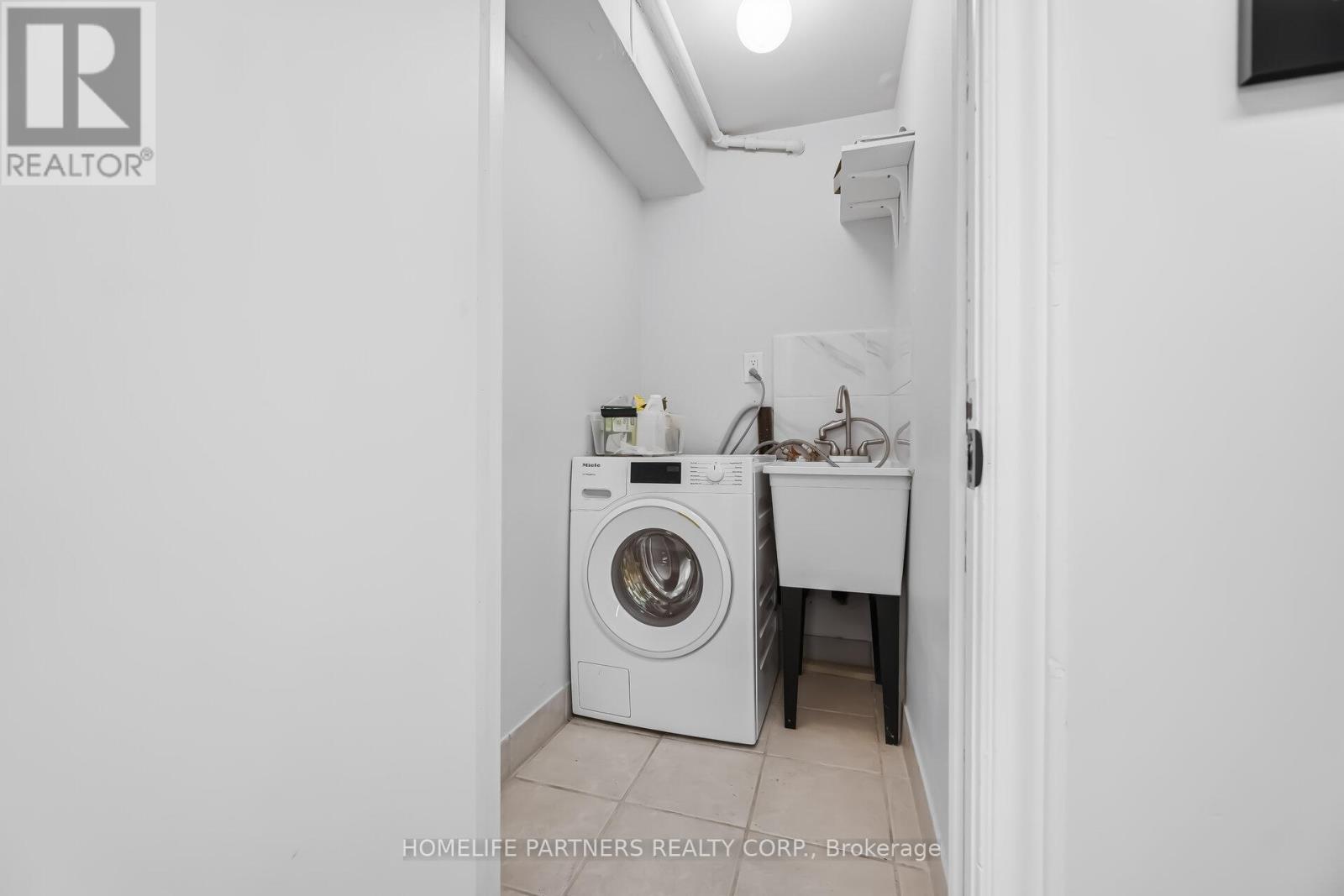 511 Indian Grove, Toronto, Ontario  M6P 2J1 - Photo 32 - W12907326