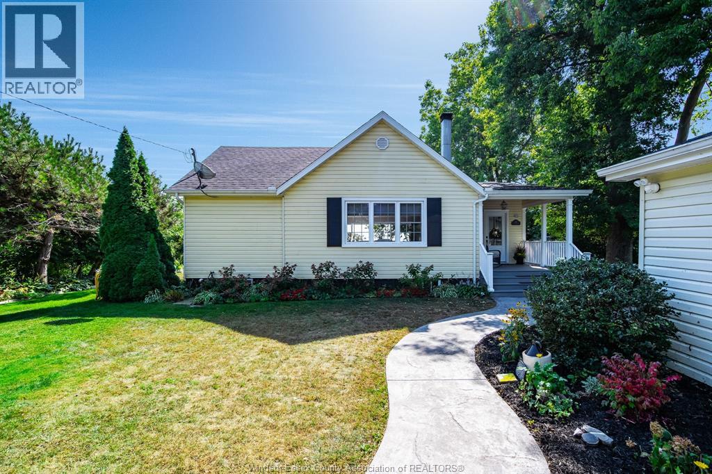 MLS# 26005110: 389 Erie View, Harrow, Canada