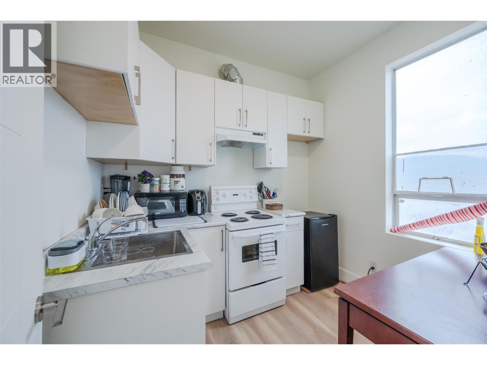 2885 Valleyview Road, Penticton, British Columbia  V2A 8V7 - Photo 4 - 10373326