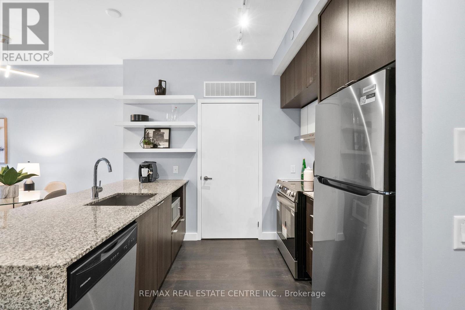 213 - 5005 Harvard Road, Mississauga, Ontario  L5M 0W5 - Photo 7 - W12913410