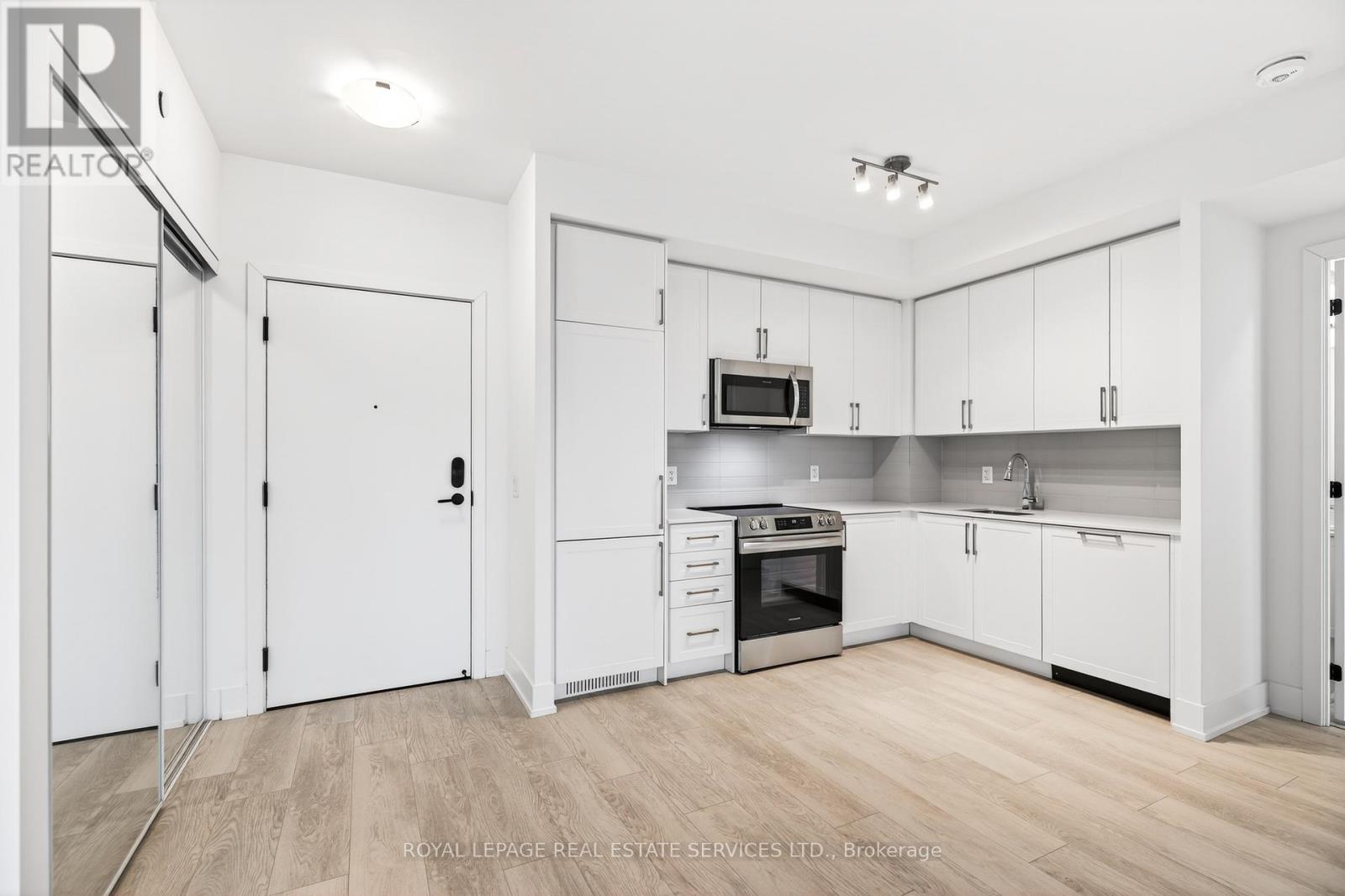 512 - 2450 Old Bronte Road, Oakville, Ontario  L6M 5P6 - Photo 3 - W12913414