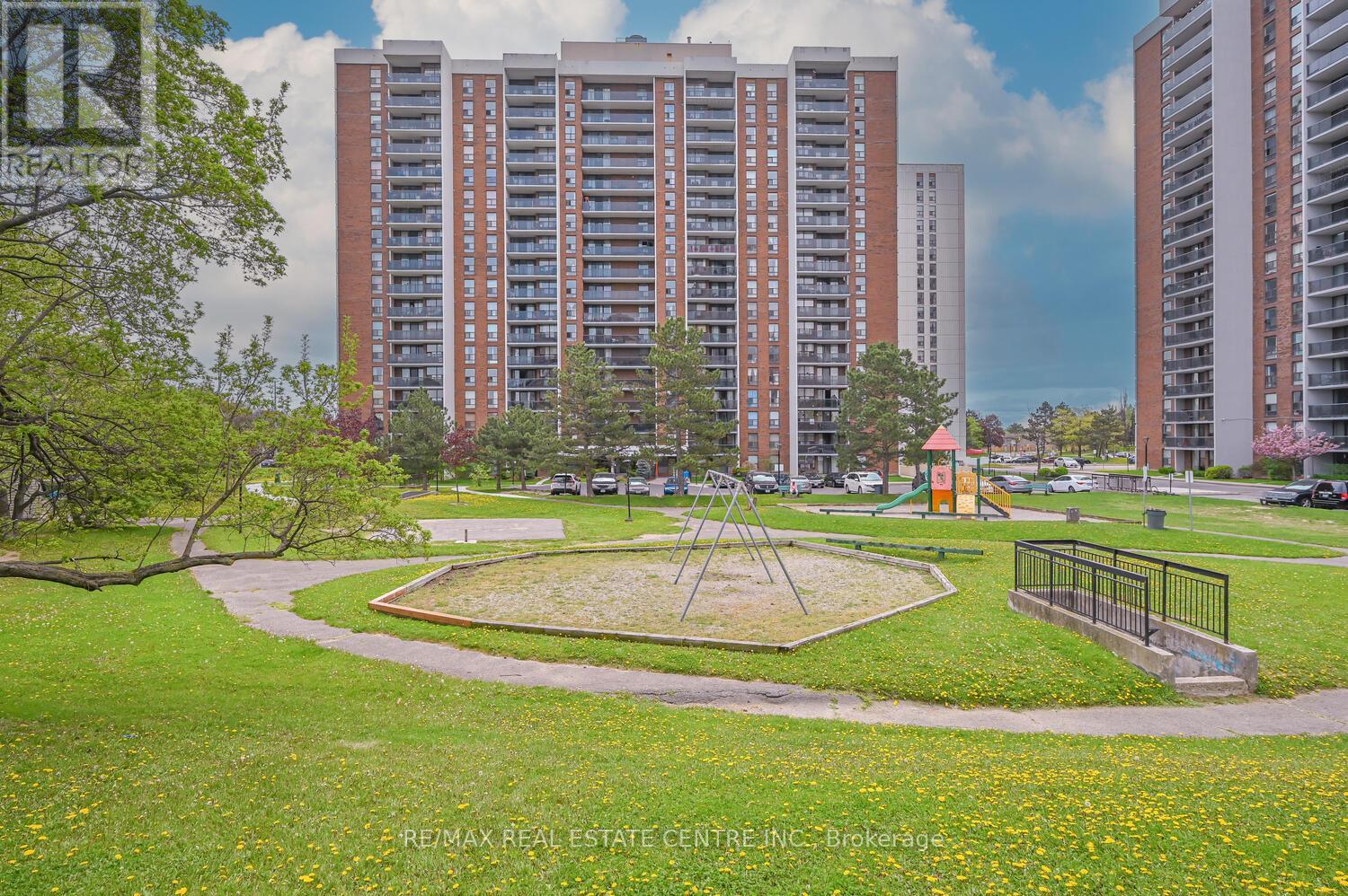 403 - 21 KNIGHTSBRIDGE ROAD, Brampton, Ontario