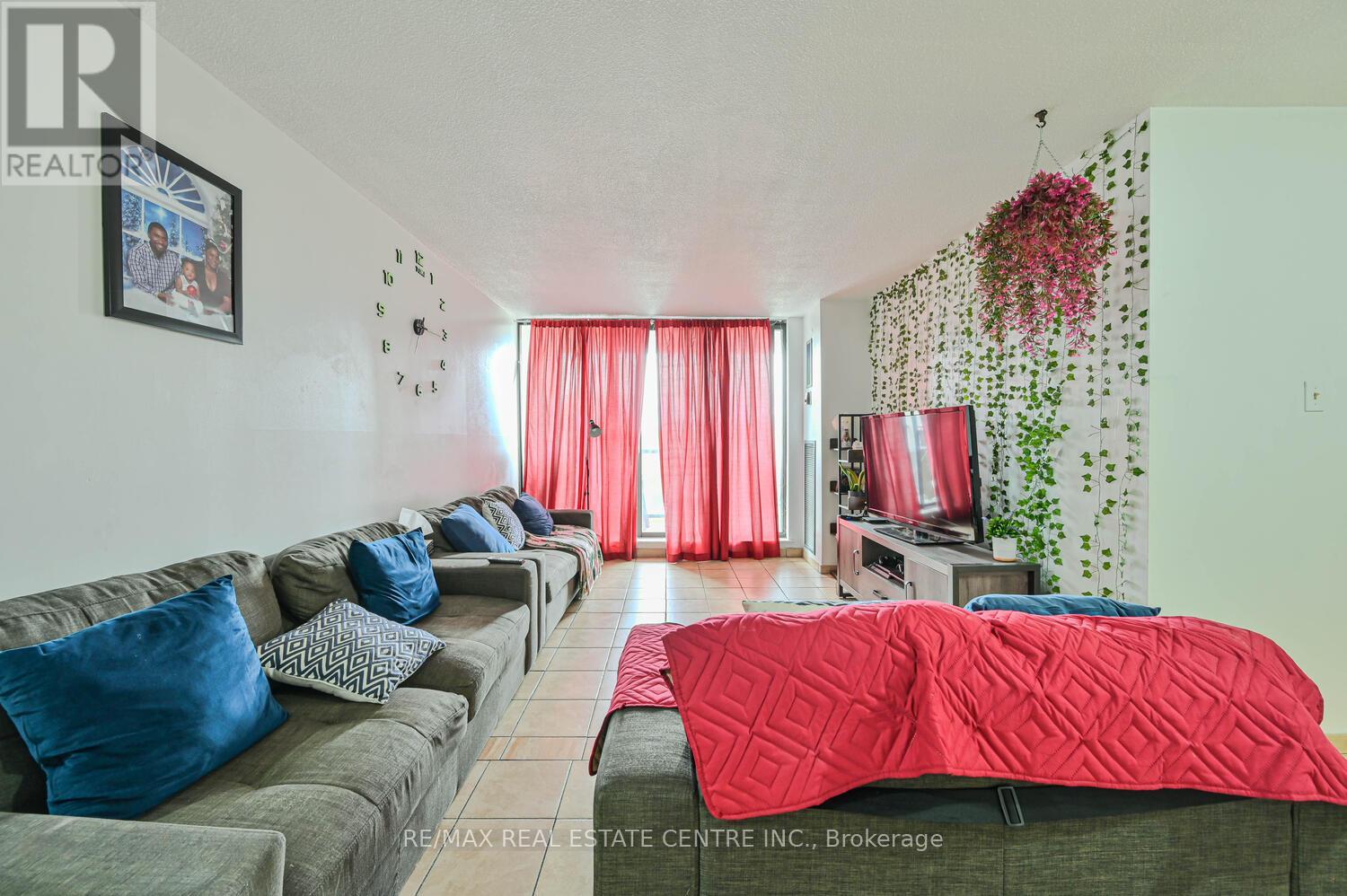 403 - 21 Knightsbridge Road, Brampton (Queen Street Corridor), Ontario  L6T 3Y1 - Photo 10 - W12913432