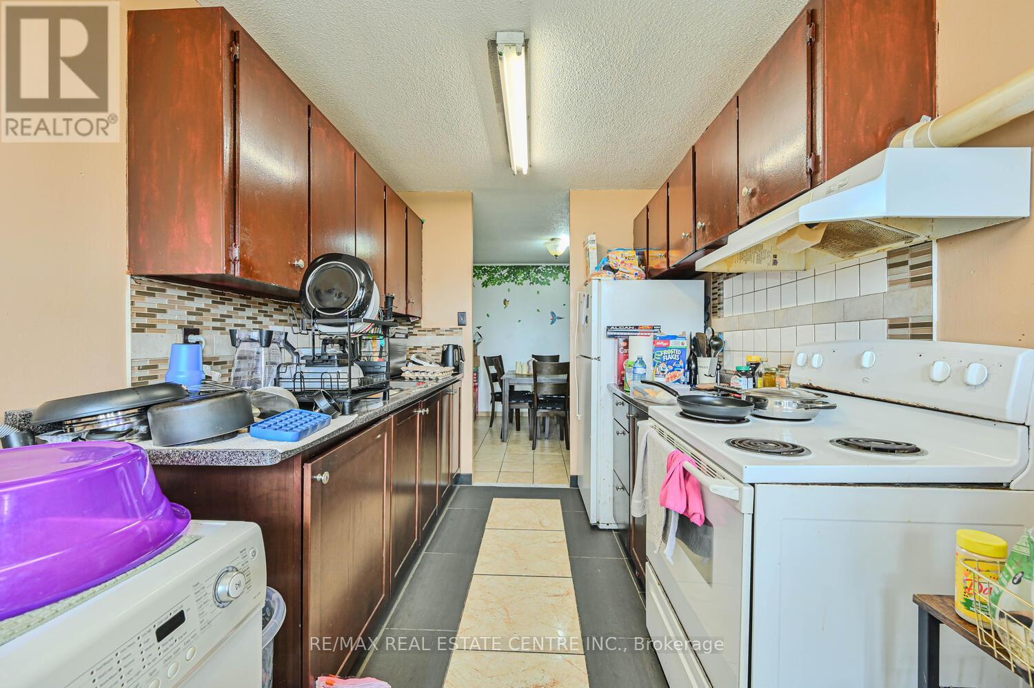 403 - 21 Knightsbridge Road, Brampton (Queen Street Corridor), Ontario  L6T 3Y1 - Photo 18 - W12913432
