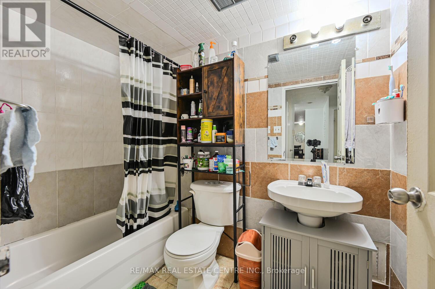 403 - 21 Knightsbridge Road, Brampton (Queen Street Corridor), Ontario  L6T 3Y1 - Photo 24 - W12913432