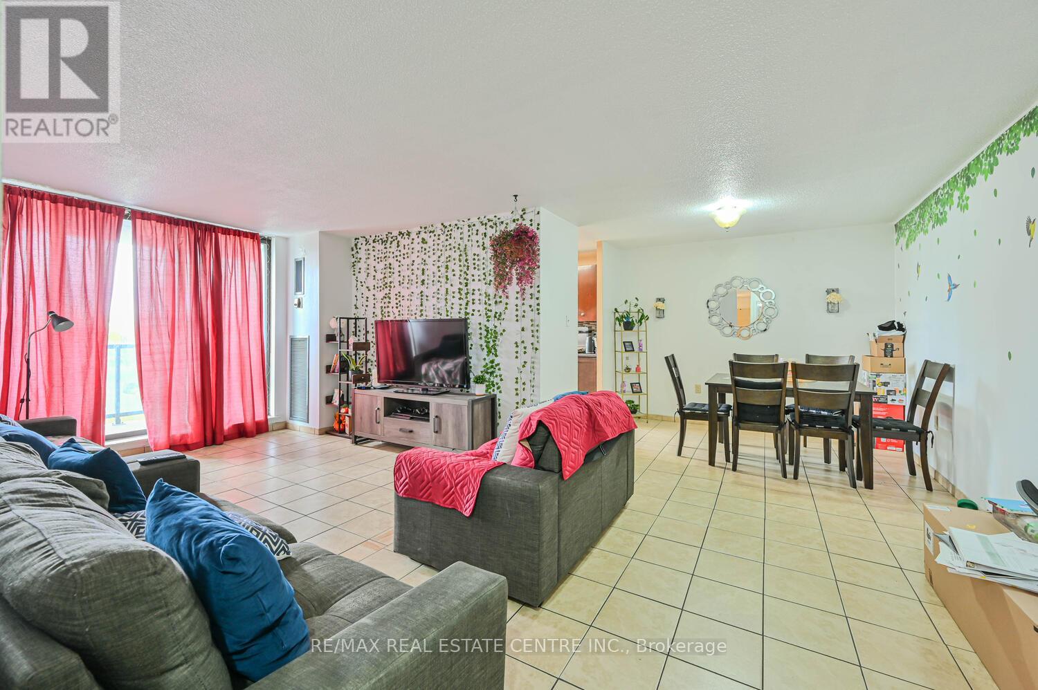 403 - 21 Knightsbridge Road, Brampton (Queen Street Corridor), Ontario  L6T 3Y1 - Photo 7 - W12913432