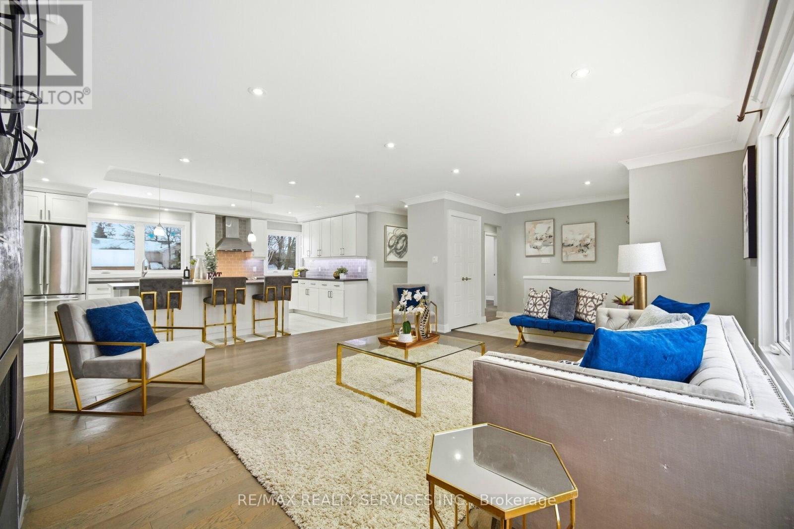 6037 Old Church Road, Caledon (Caledon East), Ontario  L7C 1H8 - Photo 10 - W12913434