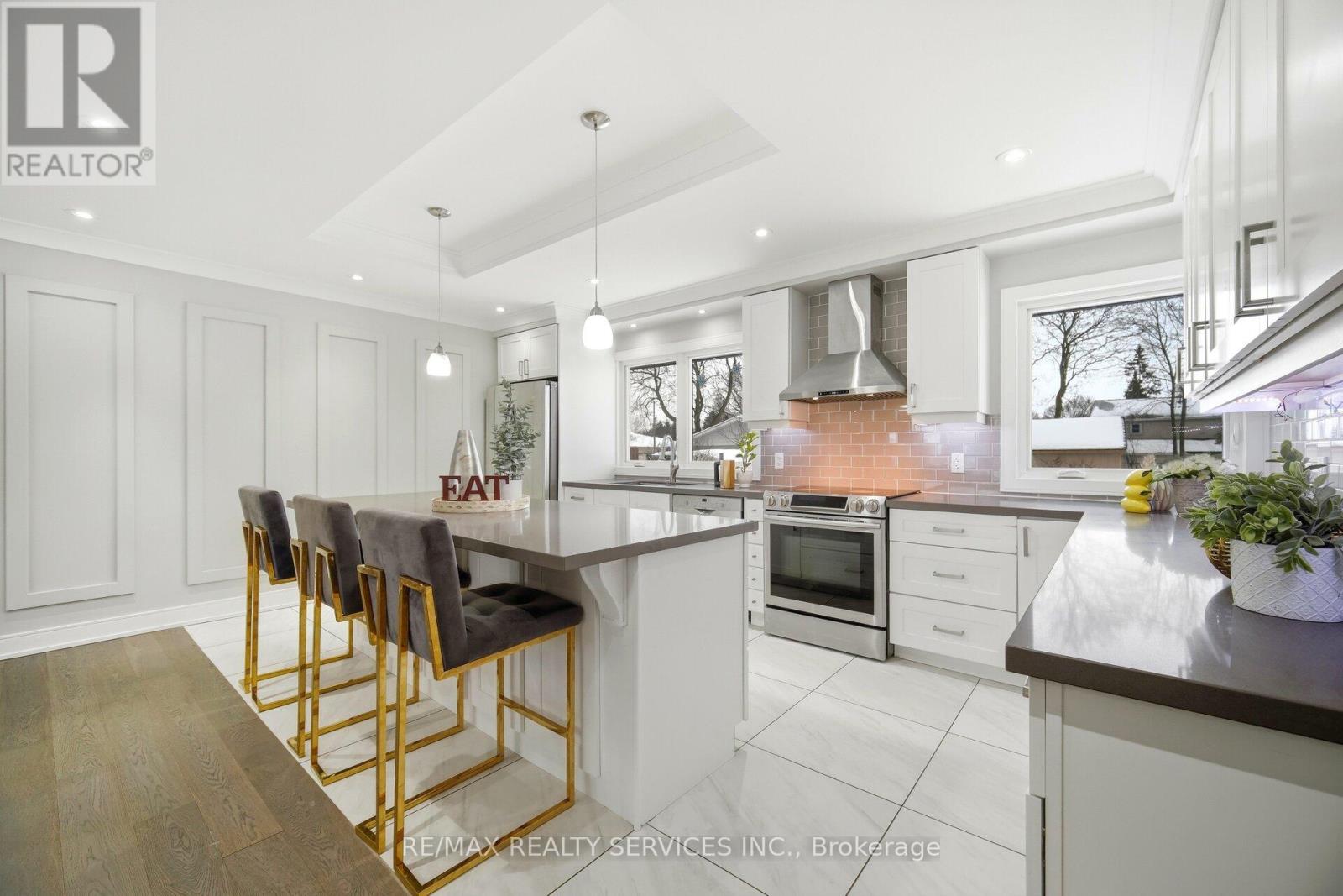 6037 Old Church Road, Caledon (Caledon East), Ontario  L7C 1H8 - Photo 12 - W12913434