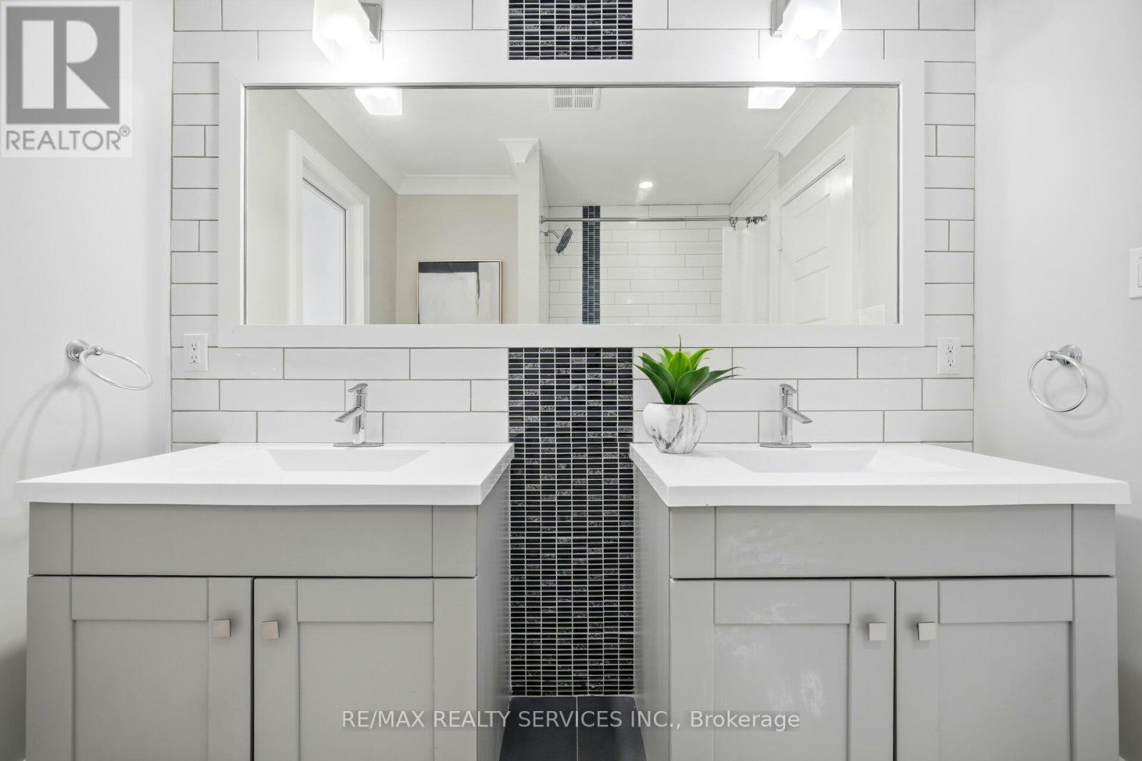 6037 Old Church Road, Caledon (Caledon East), Ontario  L7C 1H8 - Photo 24 - W12913434