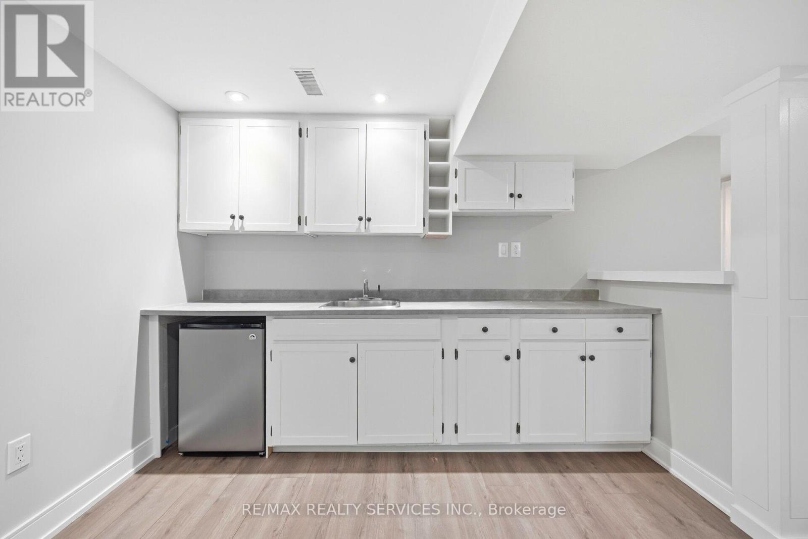 6037 Old Church Road, Caledon (Caledon East), Ontario  L7C 1H8 - Photo 30 - W12913434