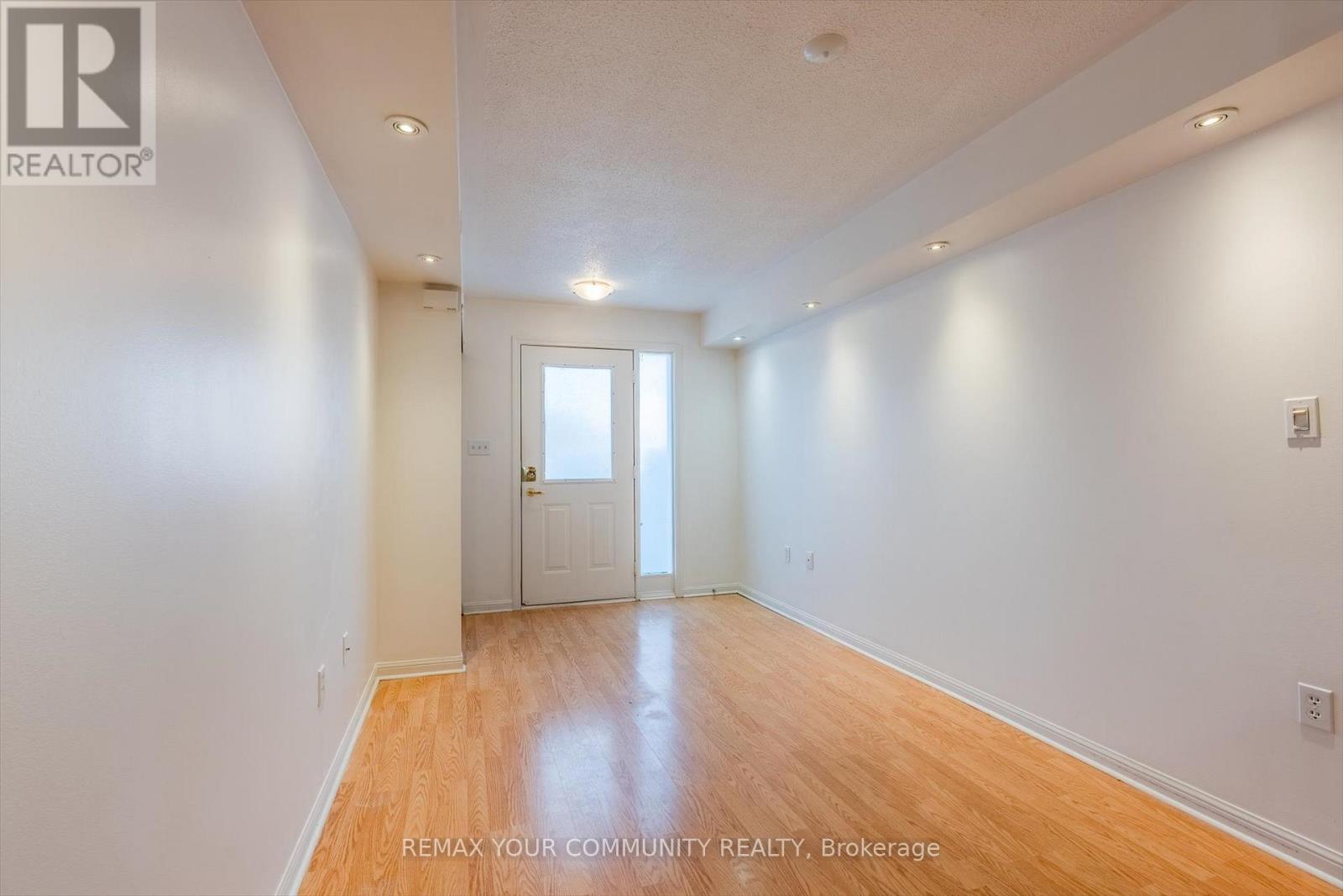 12 - 4620 Guildwood Way, Mississauga, Ontario  L5R 4H5 - Photo 2 - W12913458