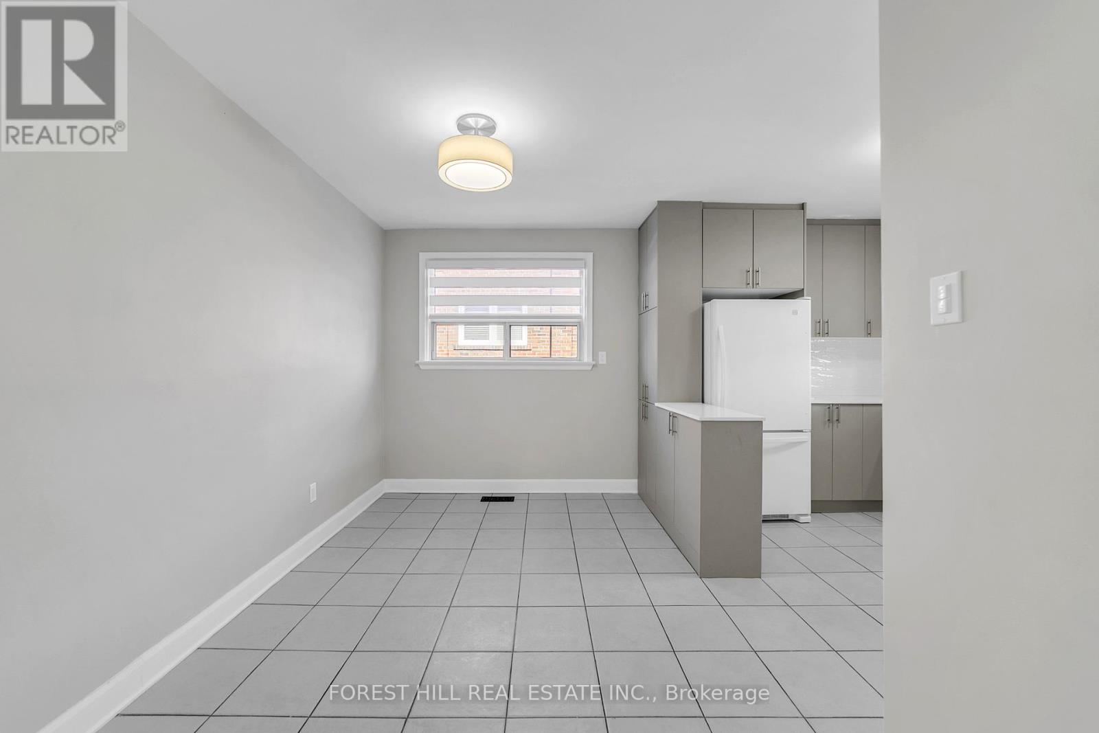 79 Kanarick Crescent, Toronto, Ontario  M3L 1P3 - Photo 10 - W12913466