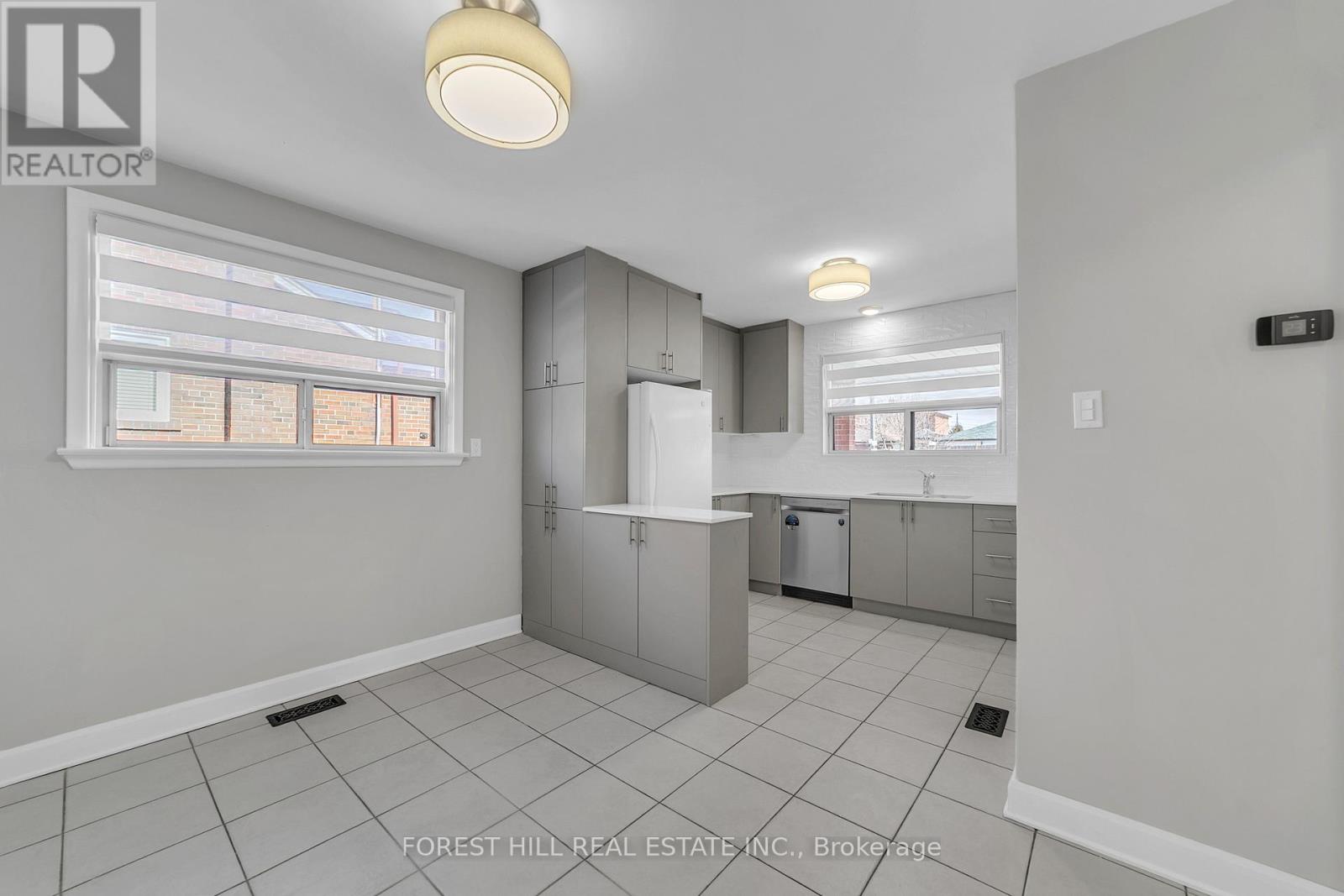 79 Kanarick Crescent, Toronto, Ontario  M3L 1P3 - Photo 11 - W12913466