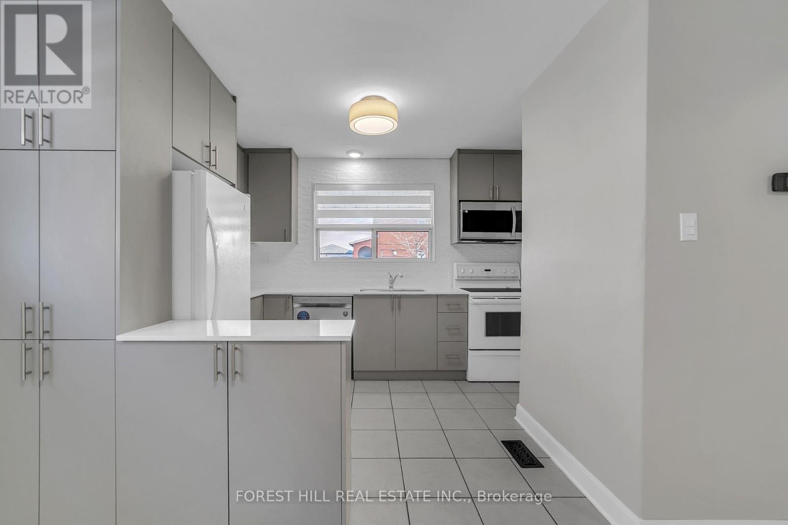 79 Kanarick Crescent, Toronto, Ontario  M3L 1P3 - Photo 13 - W12913466