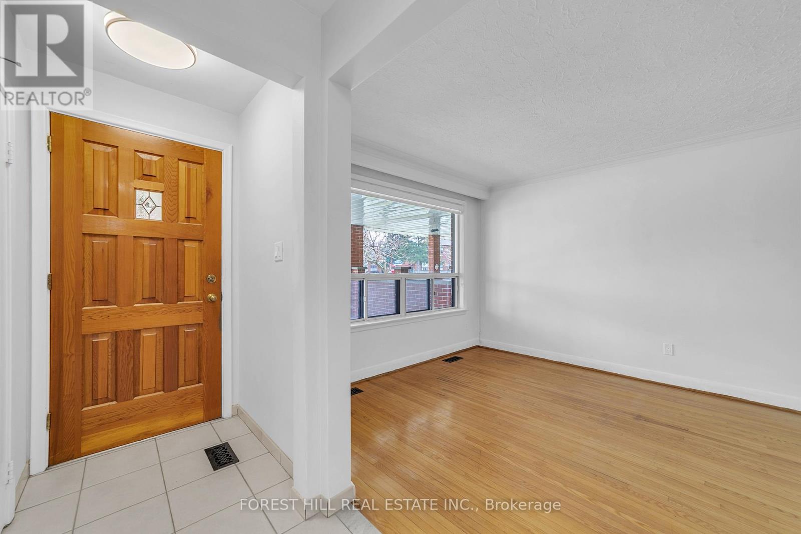 79 Kanarick Crescent, Toronto, Ontario  M3L 1P3 - Photo 6 - W12913466