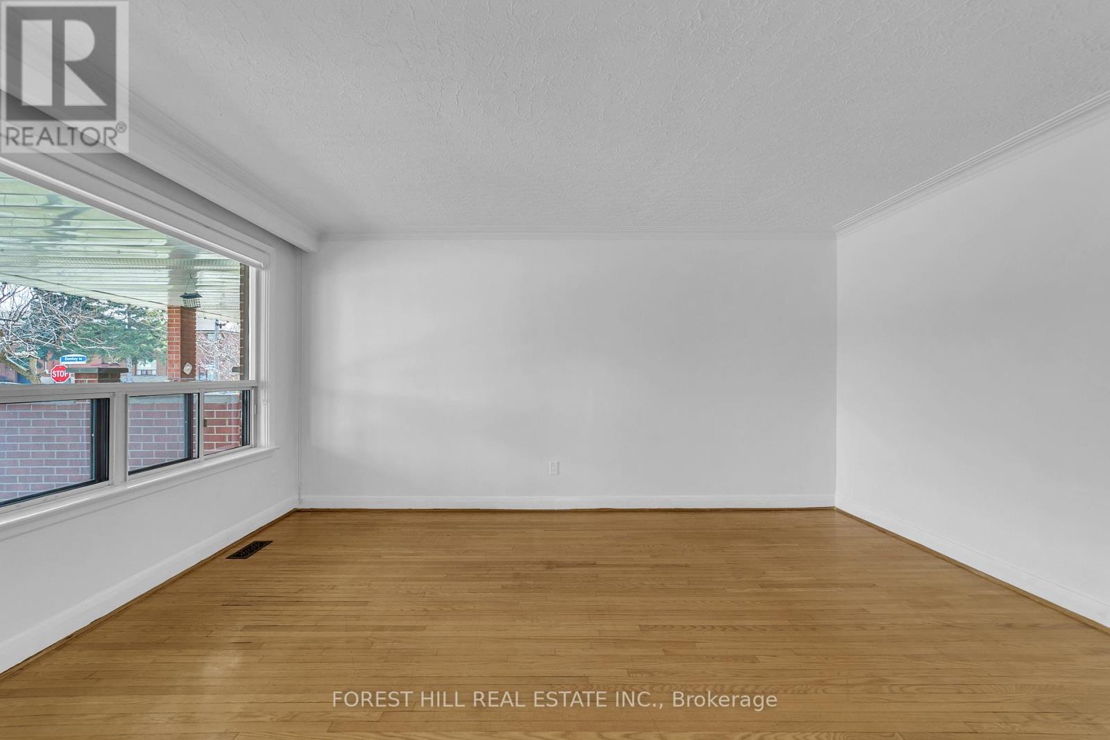 79 Kanarick Crescent, Toronto, Ontario  M3L 1P3 - Photo 7 - W12913466