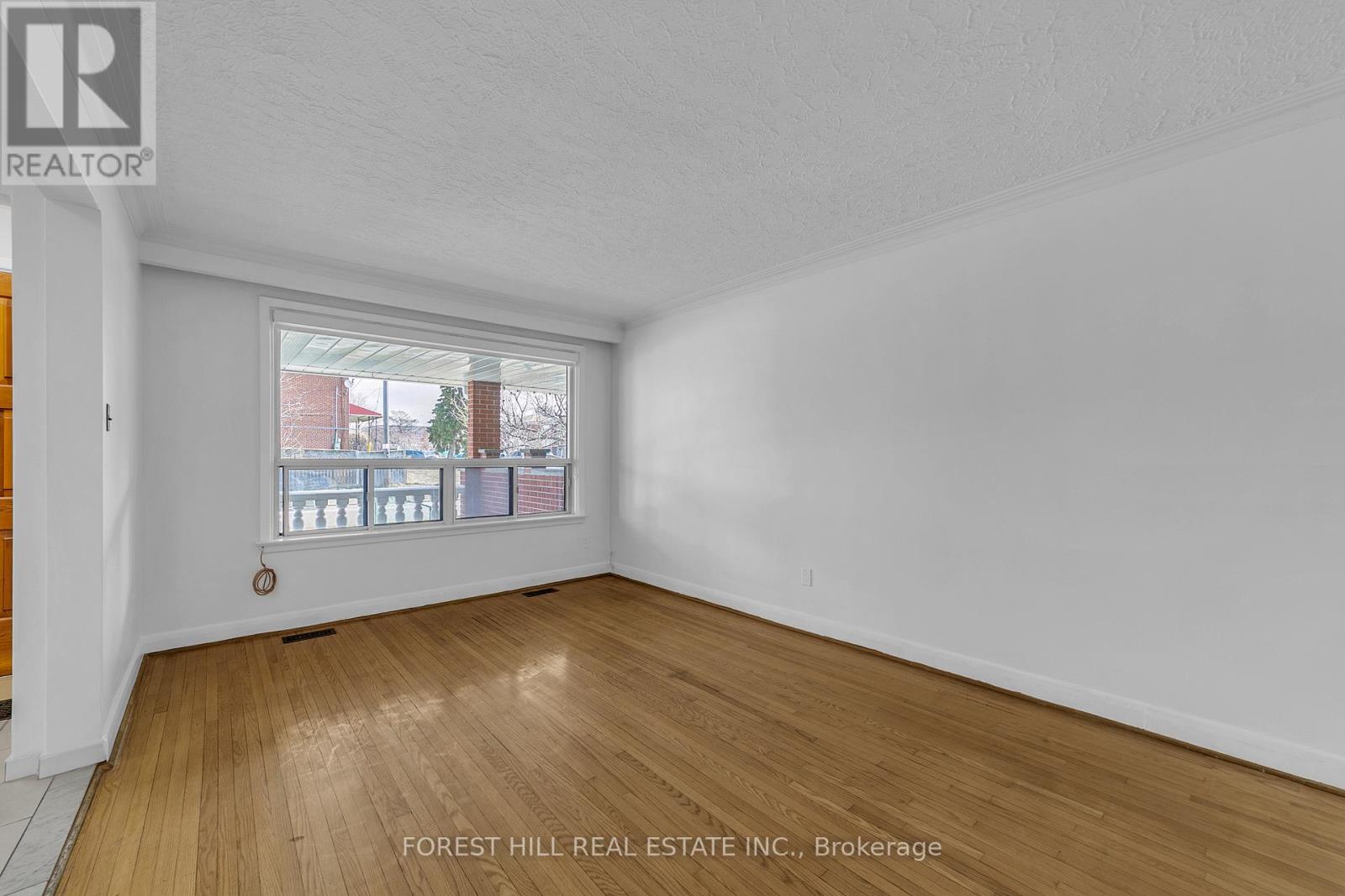 79 Kanarick Crescent, Toronto, Ontario  M3L 1P3 - Photo 8 - W12913466