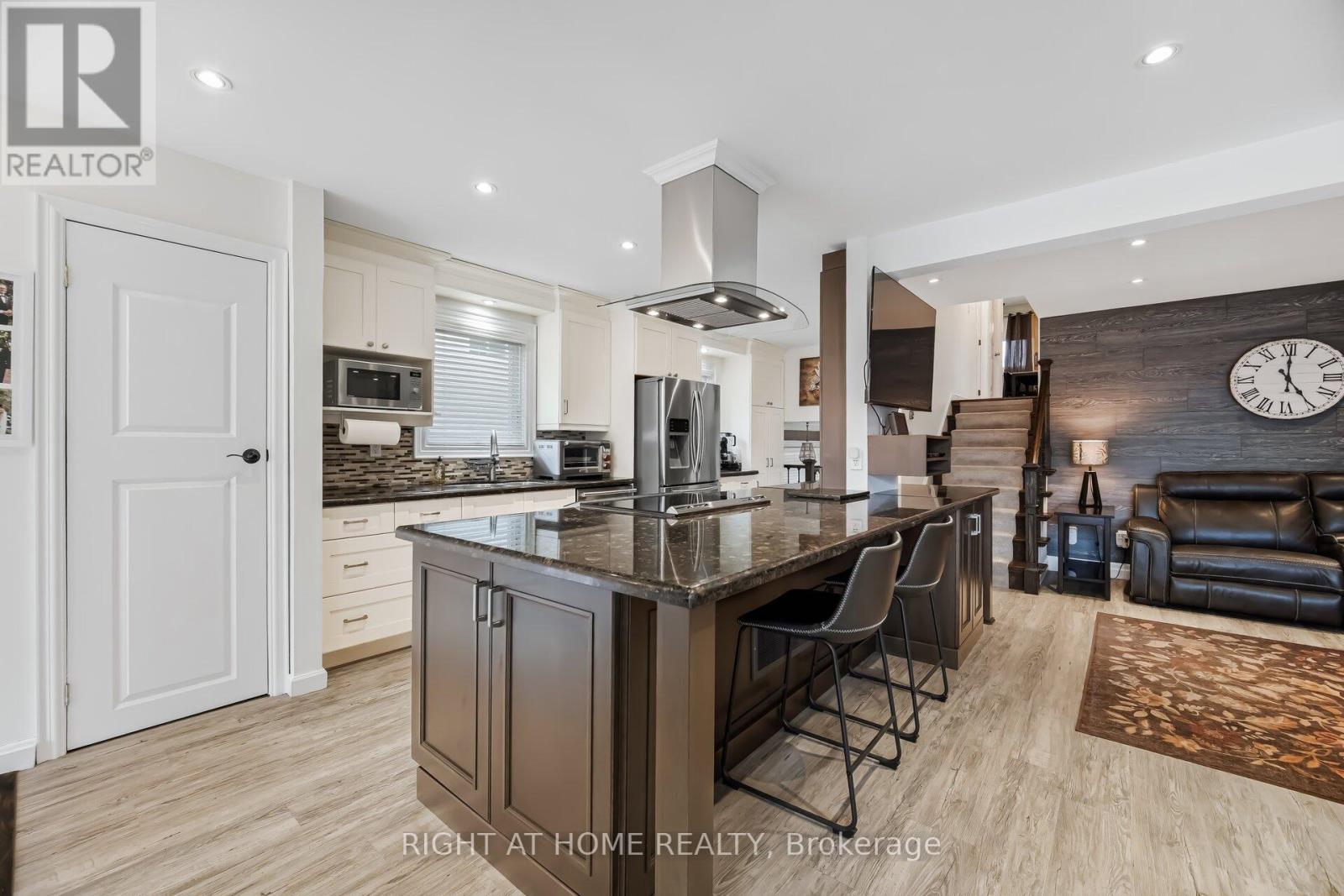 6370 Atherly Crescent, Mississauga, Ontario  L5N 2J2 - Photo 12 - W12913492