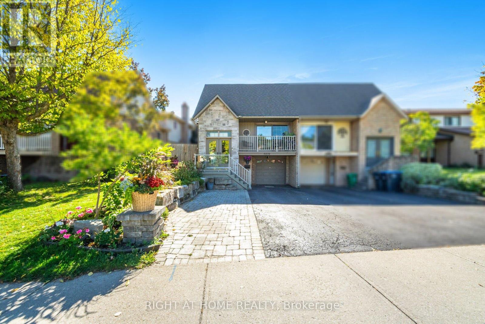 6370 Atherly Crescent, Mississauga, Ontario  L5N 2J2 - Photo 3 - W12913492