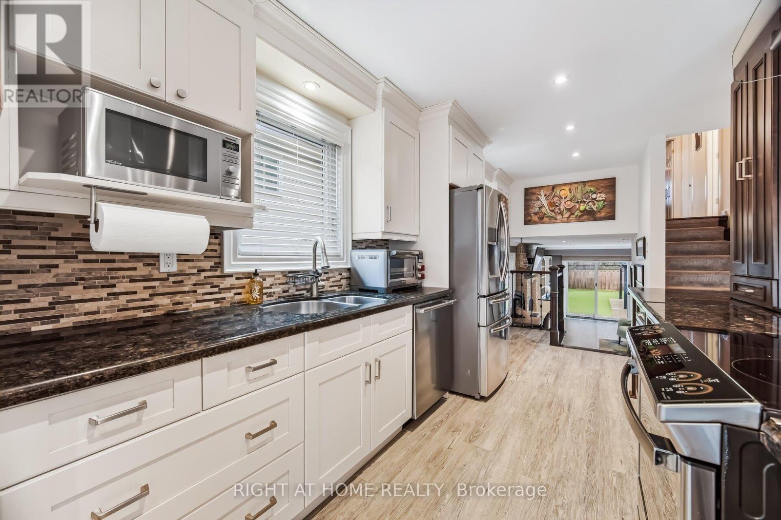 6370 Atherly Crescent, Mississauga, Ontario  L5N 2J2 - Photo 9 - W12913492