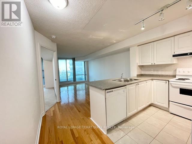 1104 - 1 Elm Drive W, Mississauga, Ontario  L5B 4M1 - Photo 13 - W12913514